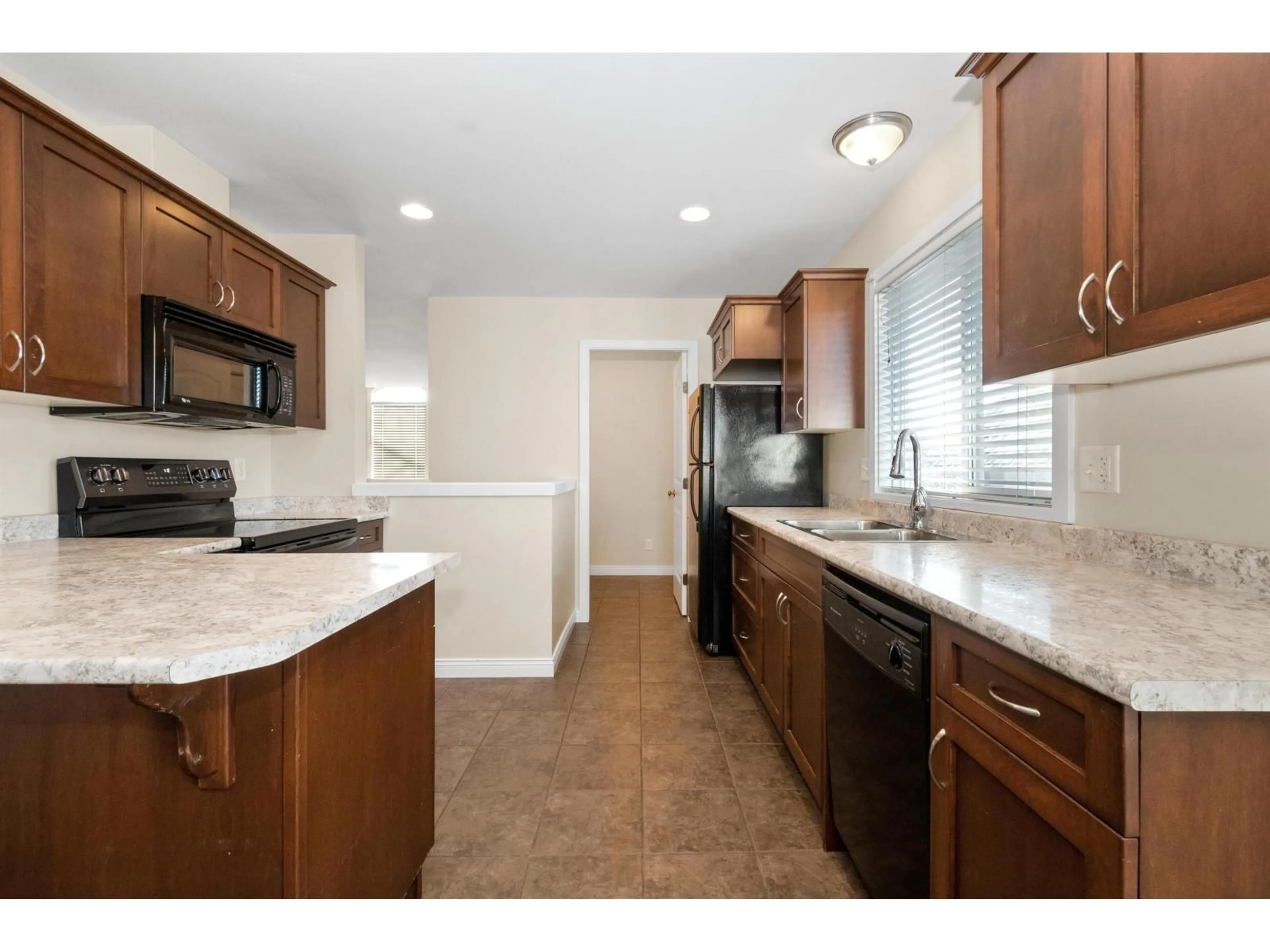 Unknown for 46151 THIRD AVENUE, Chilliwack British Columbia V2P1R7