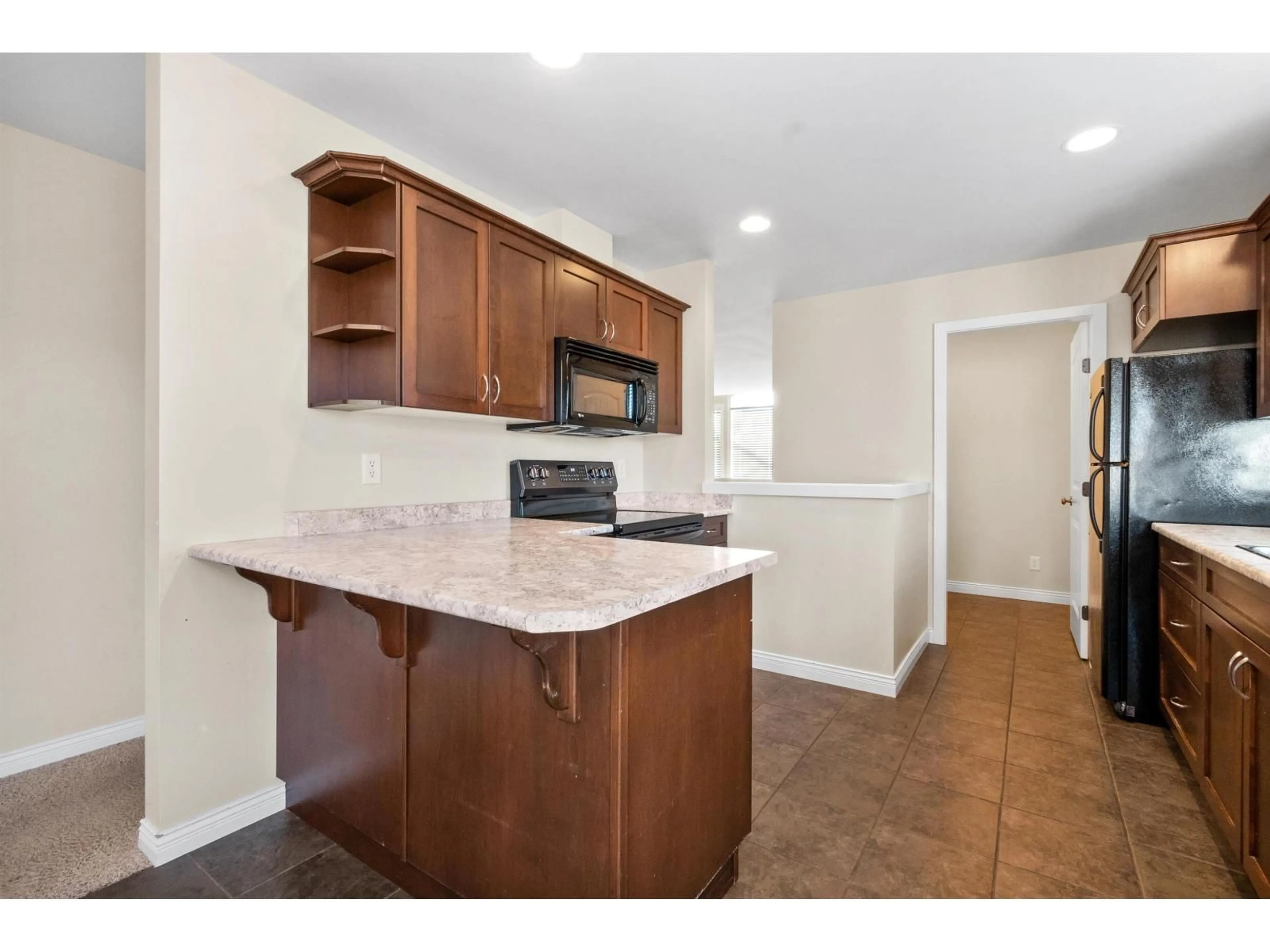 Standard kitchen, ceramic/tile floor for 46151 THIRD AVENUE, Chilliwack British Columbia V2P1R7