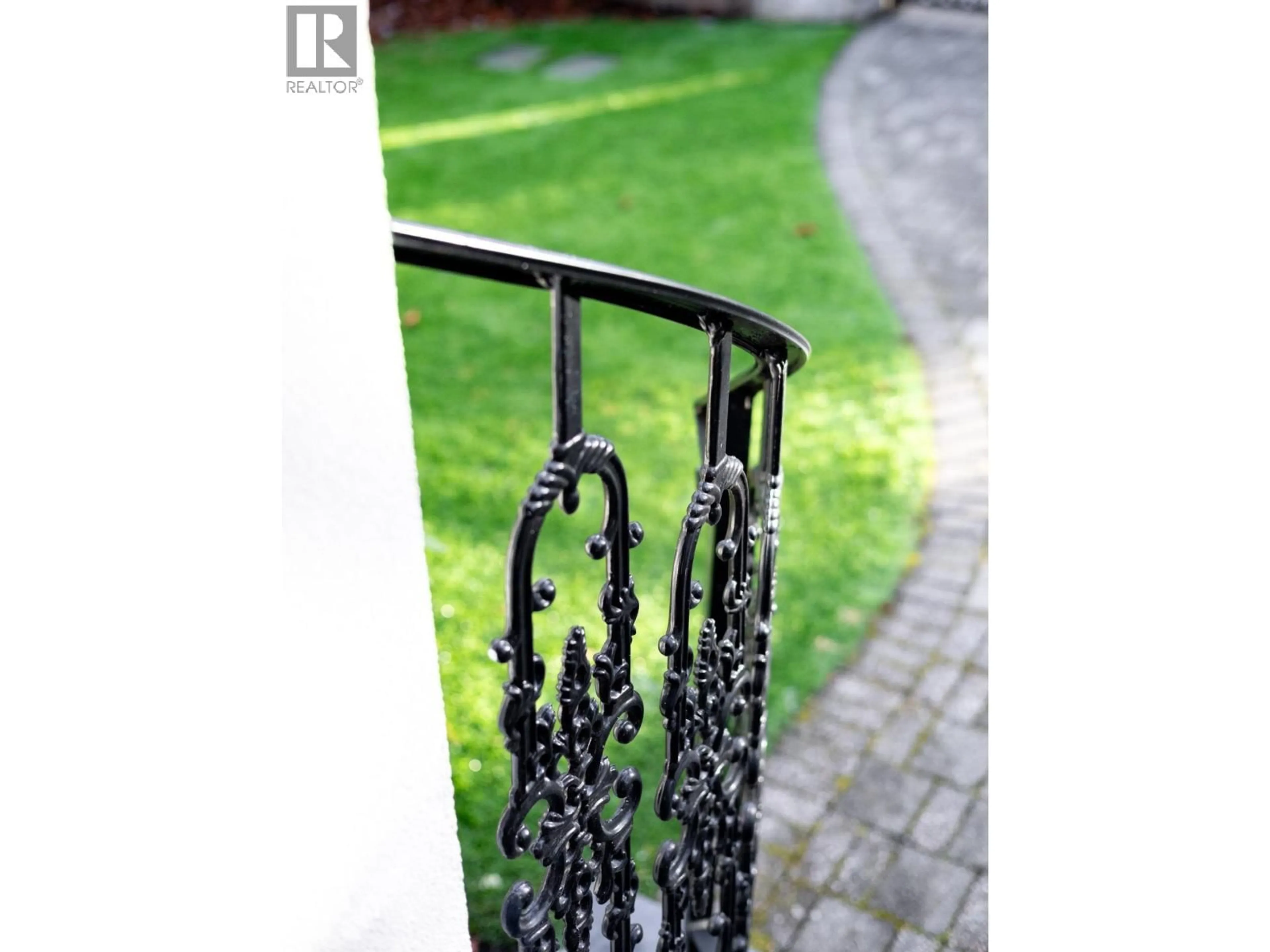 Stairs for 3715 22ND AVENUE, Vancouver British Columbia V6S1J5