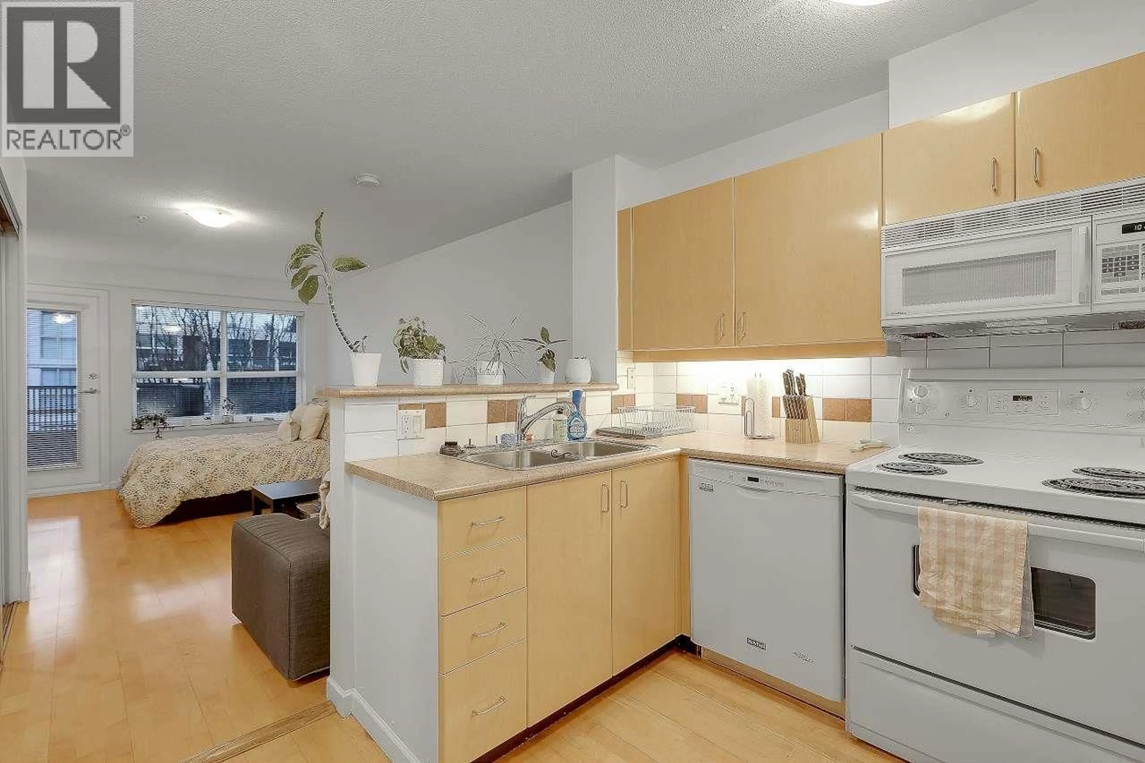 Standard kitchen, unknown for 312 - 2680 4TH AVENUE, Vancouver British Columbia V6K4S3