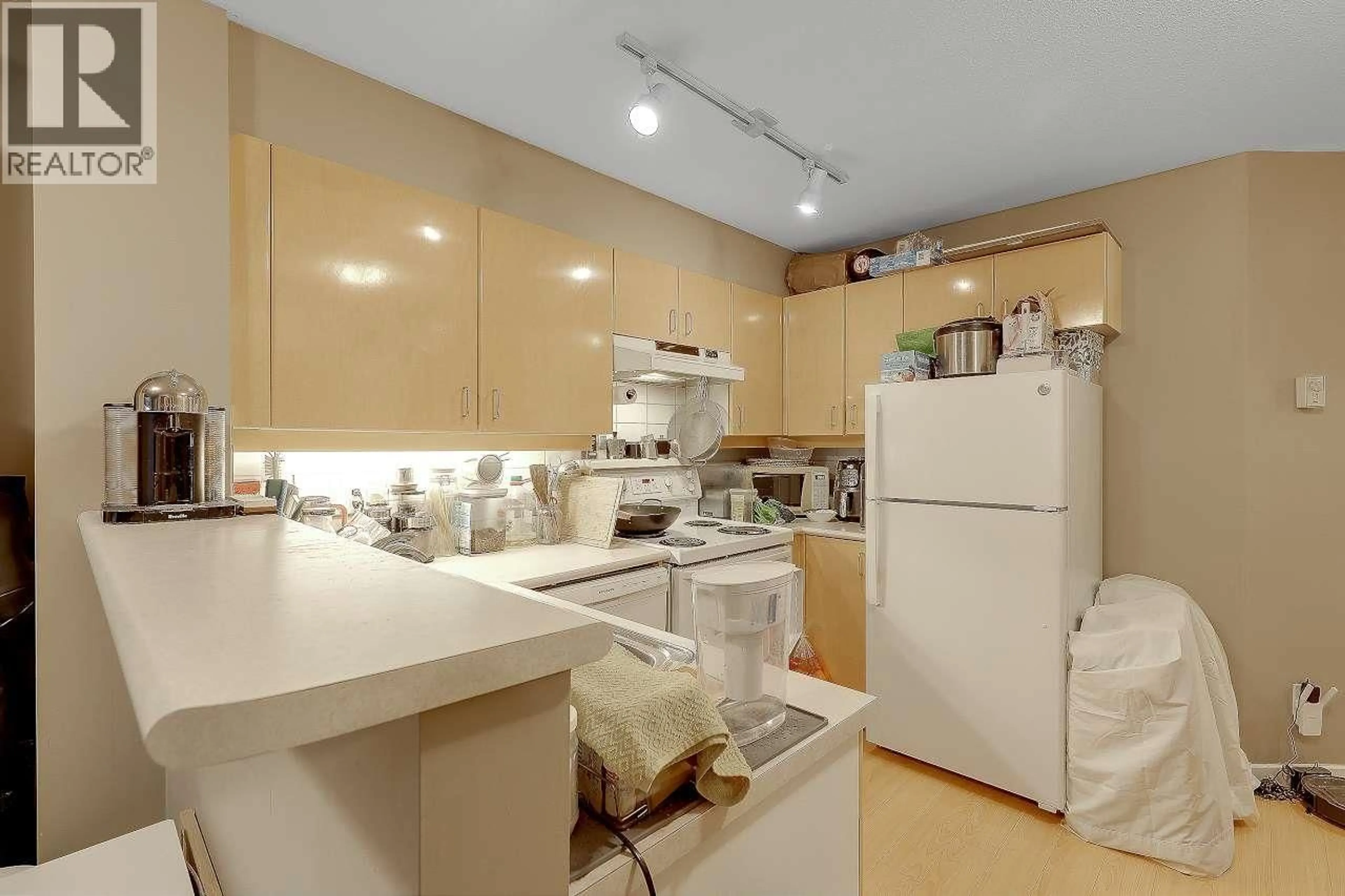 Standard kitchen, unknown for 321 - 2680 4TH AVENUE, Vancouver British Columbia V6K4S3