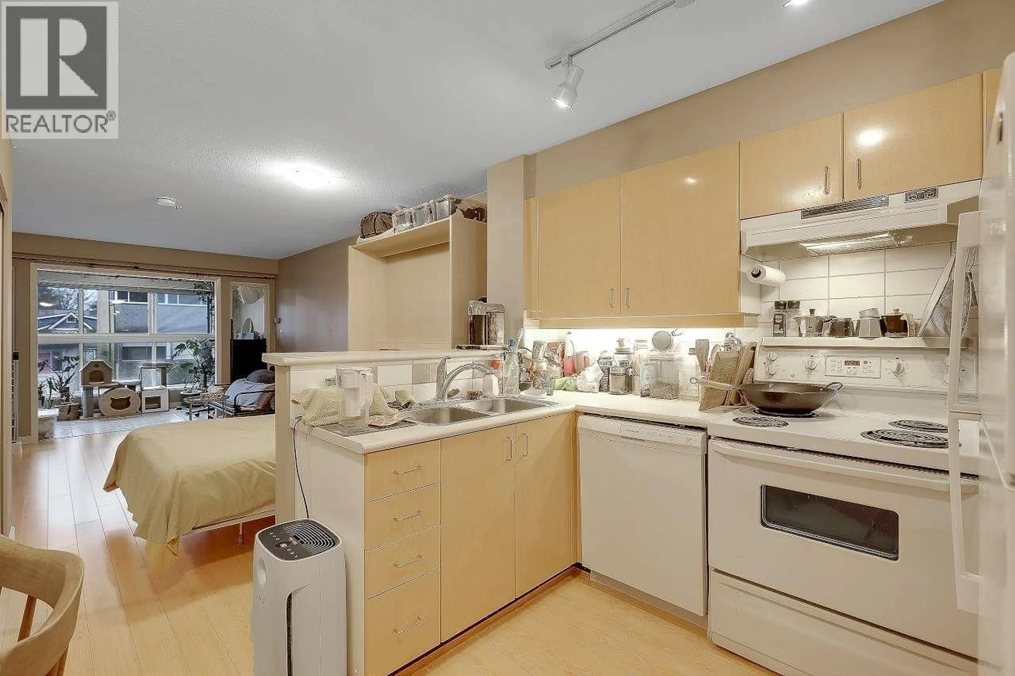 Open concept kitchen, unknown for 321 - 2680 4TH AVENUE, Vancouver British Columbia V6K4S3