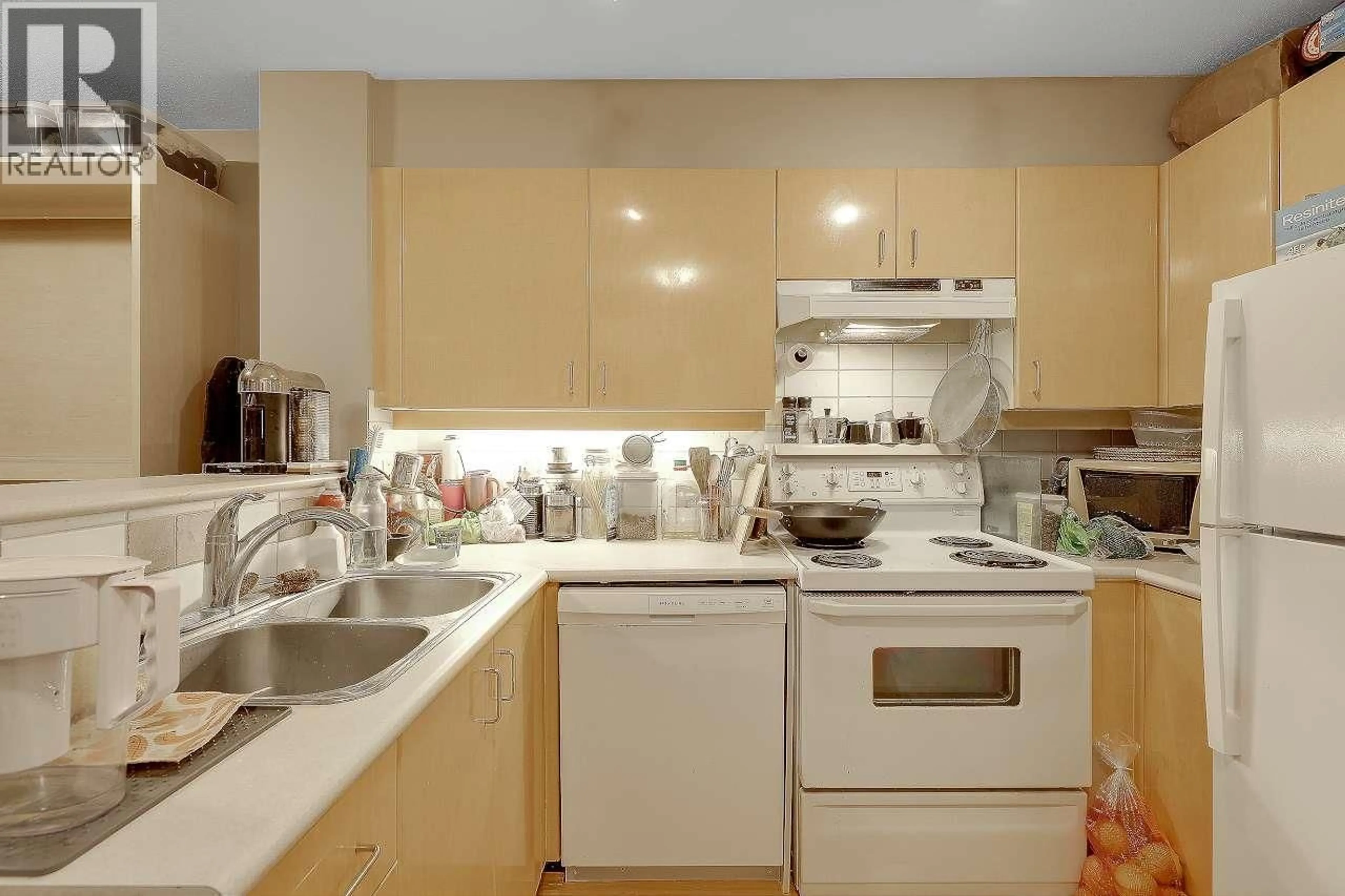 Standard kitchen, unknown for 321 - 2680 4TH AVENUE, Vancouver British Columbia V6K4S3