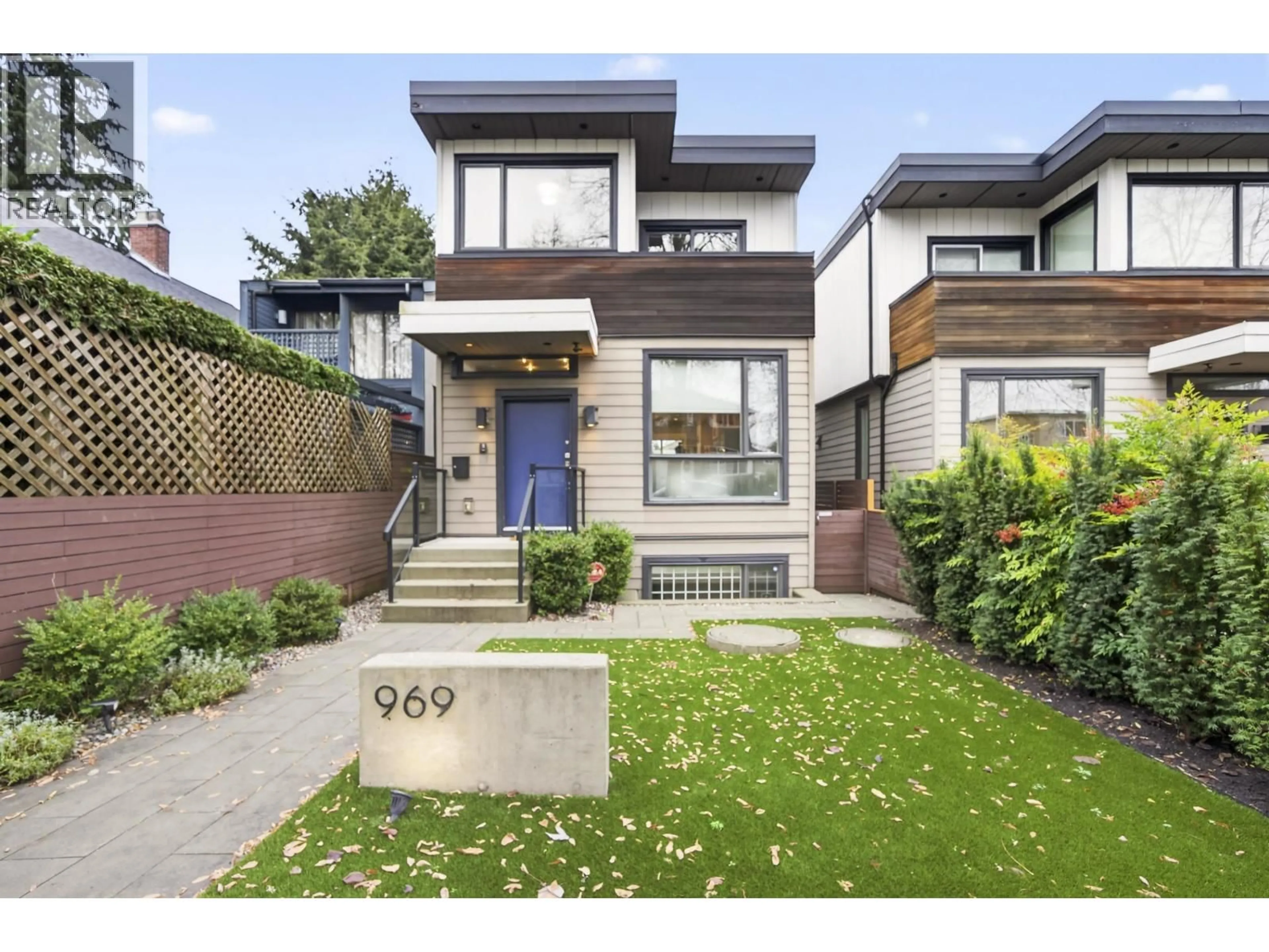 Home with brick exterior material, street for 969 18TH AVENUE, Vancouver British Columbia V5Z1W4