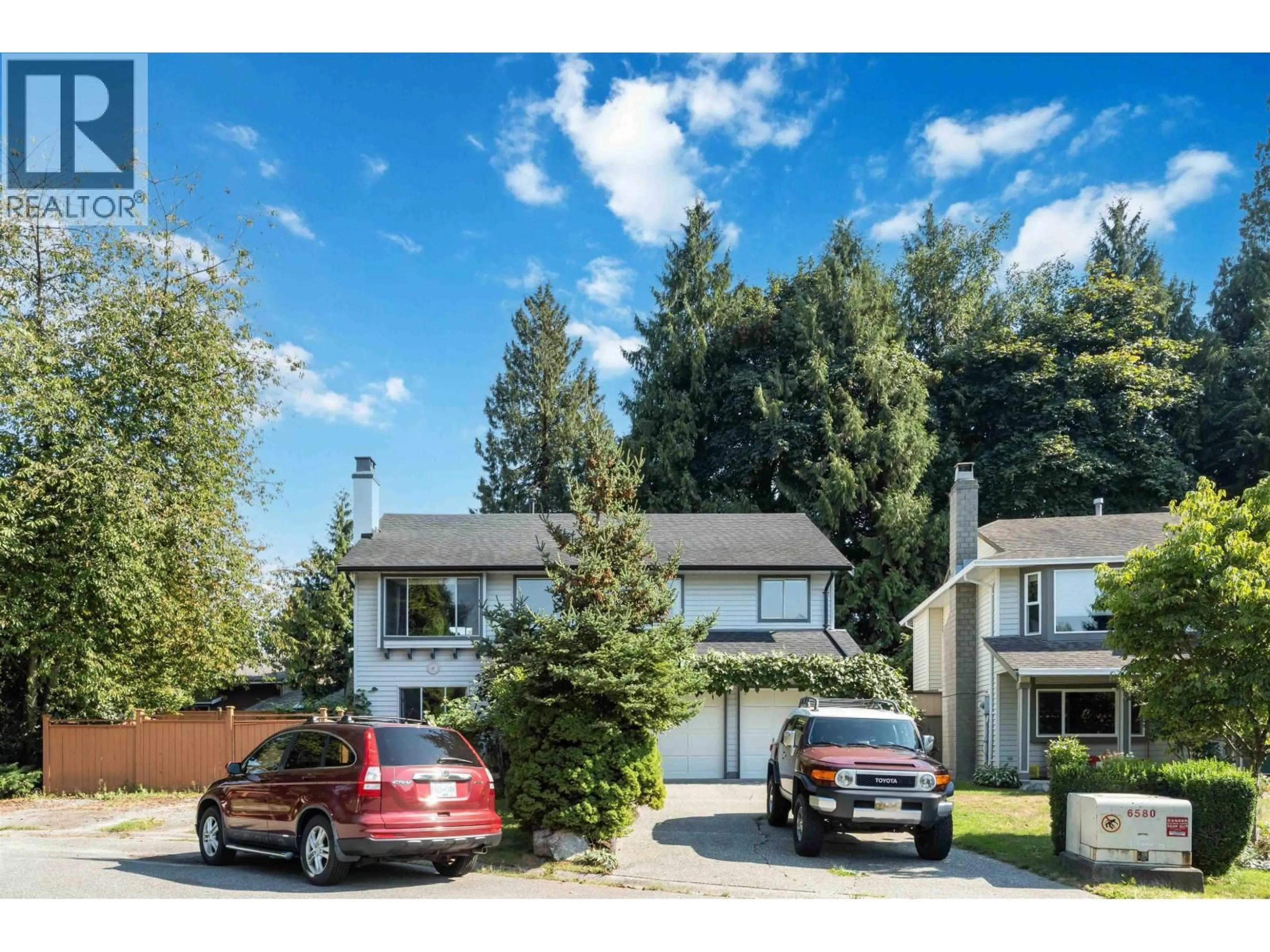 A pic from outside/outdoor area/front of a property/back of a property/a pic from drone, street for 21064 BARKER AVENUE, Maple Ridge British Columbia V2X8R6