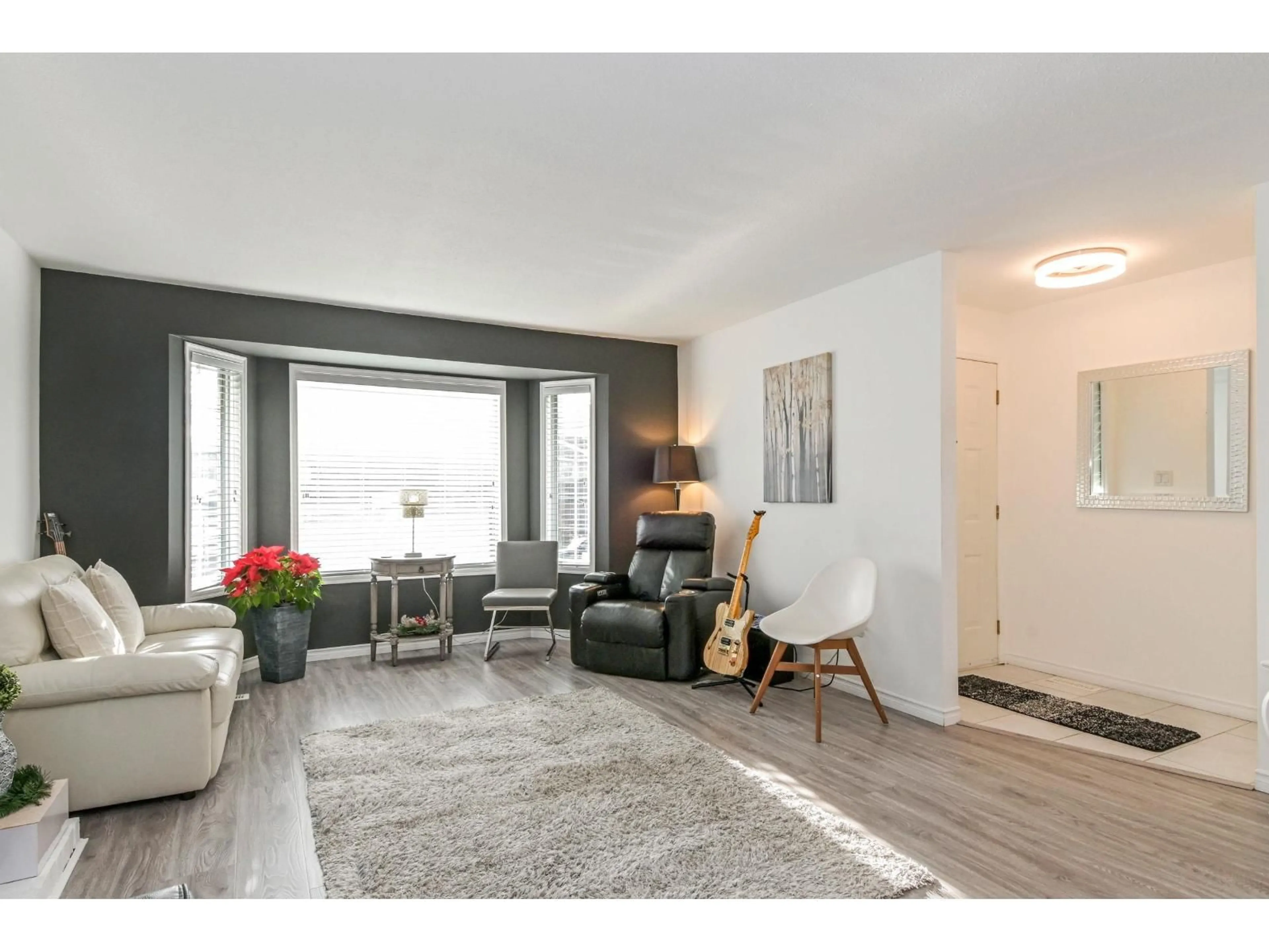 Living room with furniture, unknown for 33251 TERRY FOX AVENUE, Abbotsford British Columbia V2S6T9