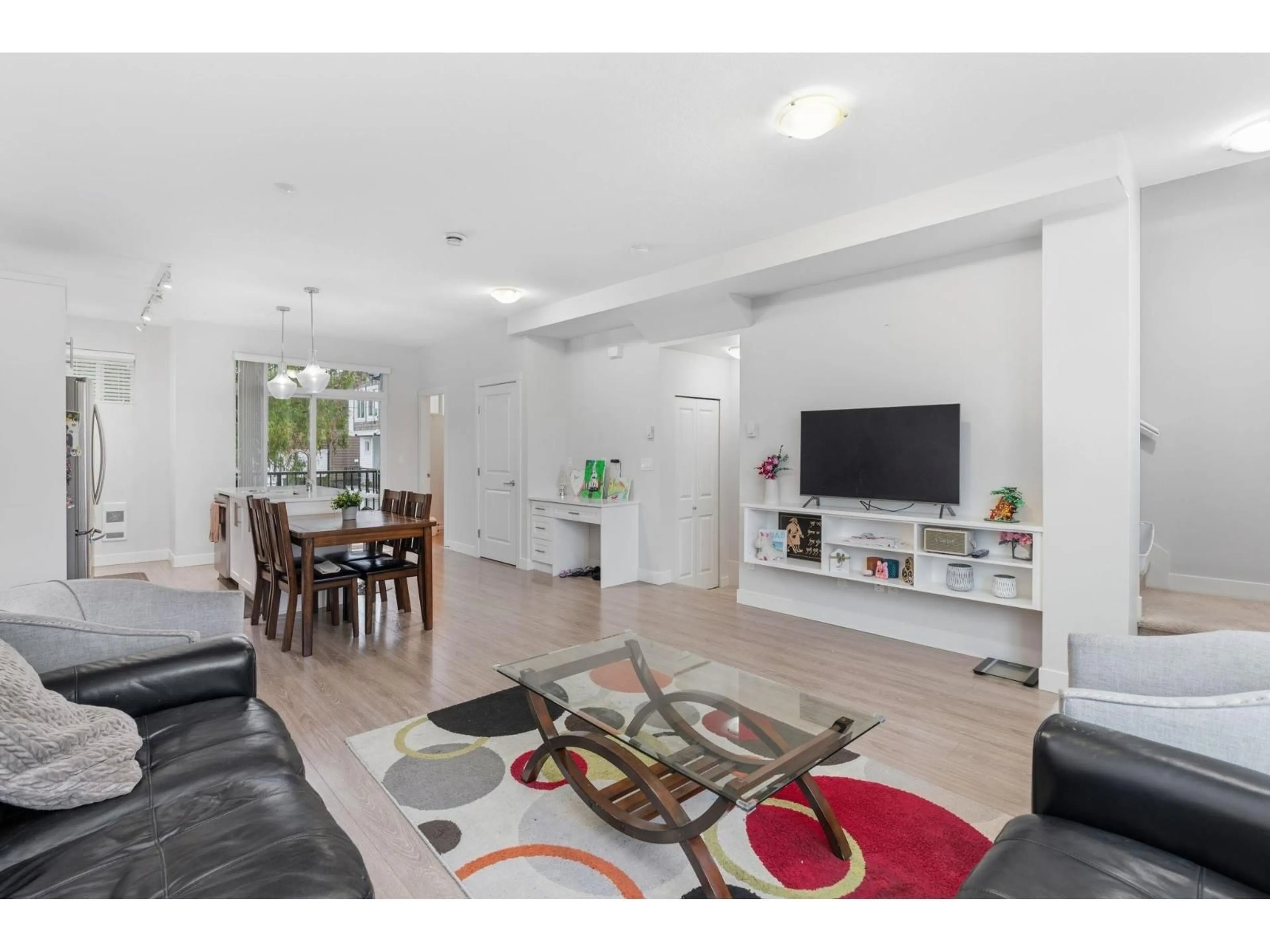 Living room with furniture, unknown for 147 - 6030 142 STREET, Surrey British Columbia V3X0J5