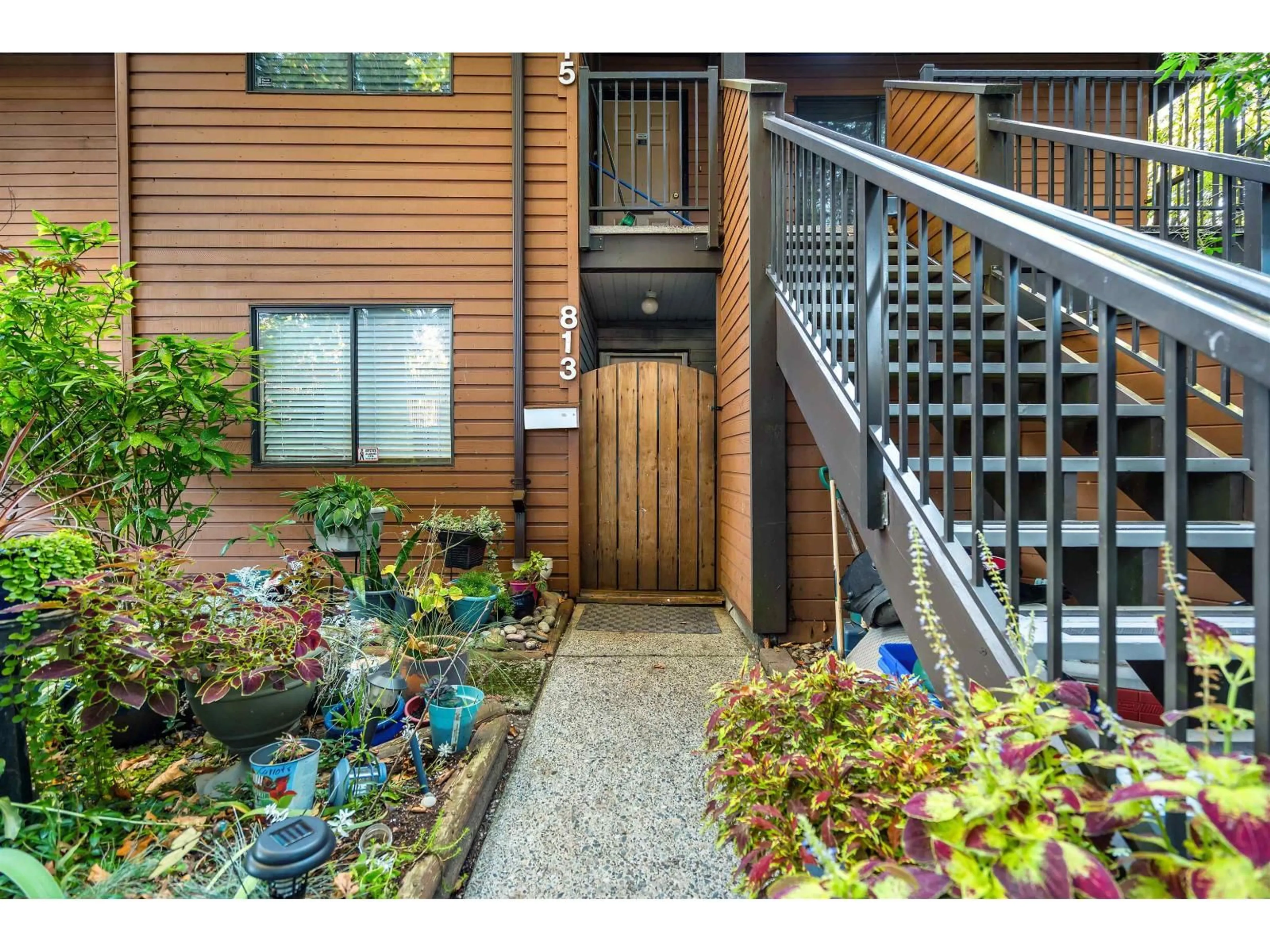 Indoor entryway for 813 - 10620 150TH STREET, Surrey British Columbia V3R7S1