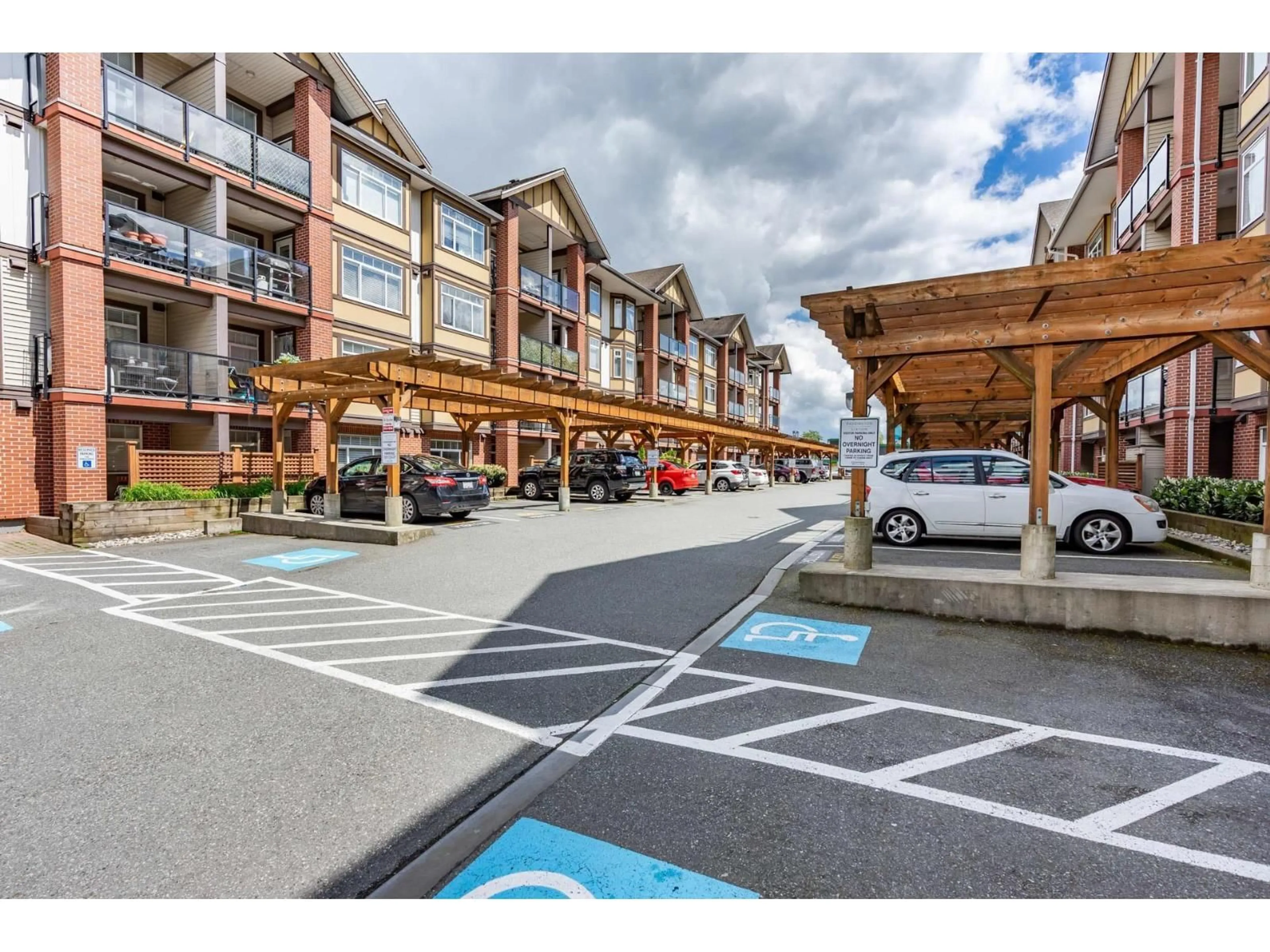 Unknown for 332 - 5660 201A STREET, Langley British Columbia V3A0B4