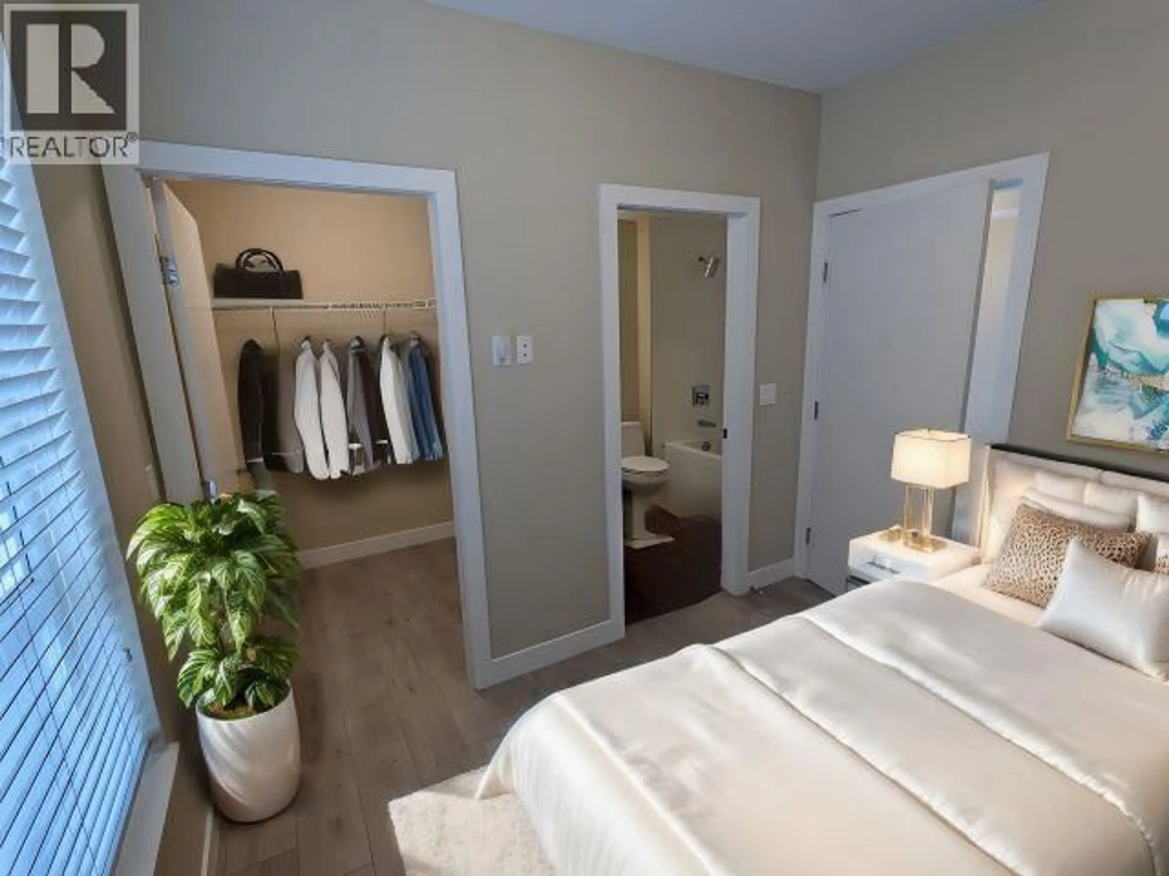 A pic of a room for 208 - 2889 1ST AVENUE, Vancouver British Columbia V5M0G2