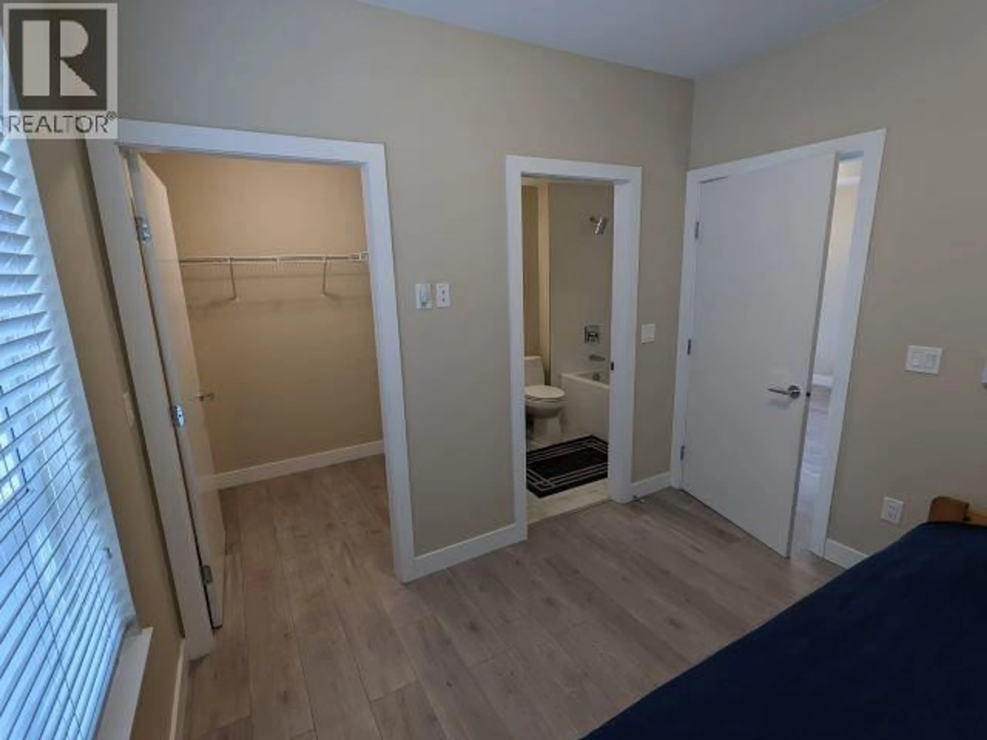 A pic of a room for 208 - 2889 1ST AVENUE, Vancouver British Columbia V5M0G2