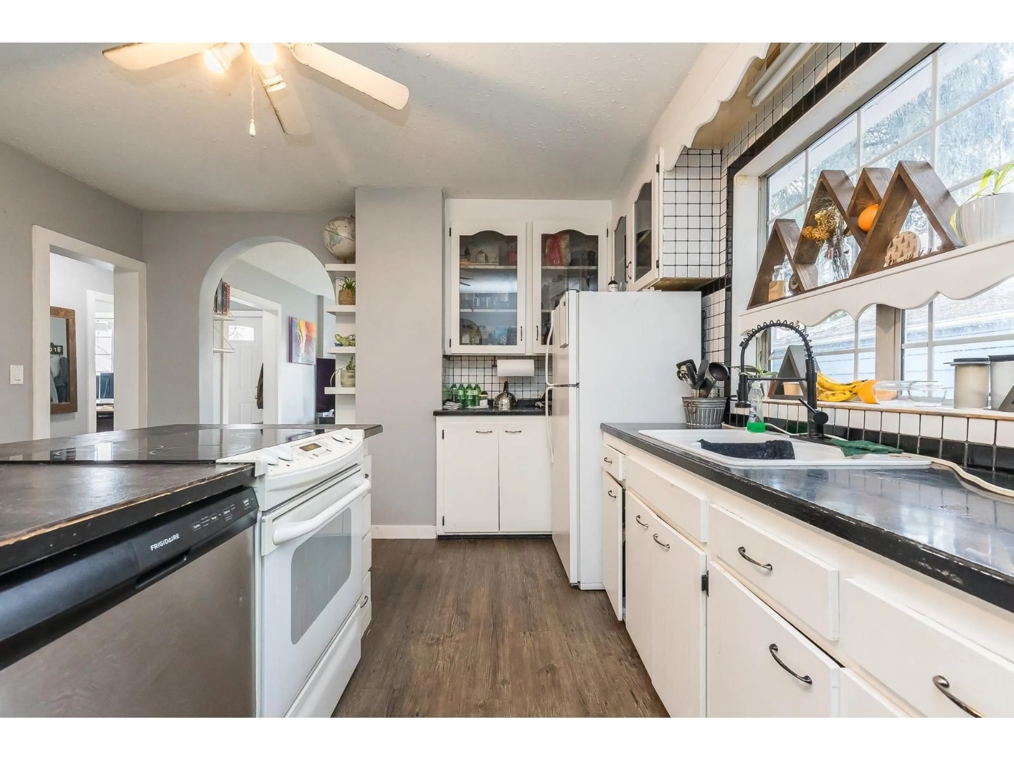 Open concept kitchen, unknown for 33944 MCCRIMMON DRIVE, Abbotsford British Columbia V2T2V3
