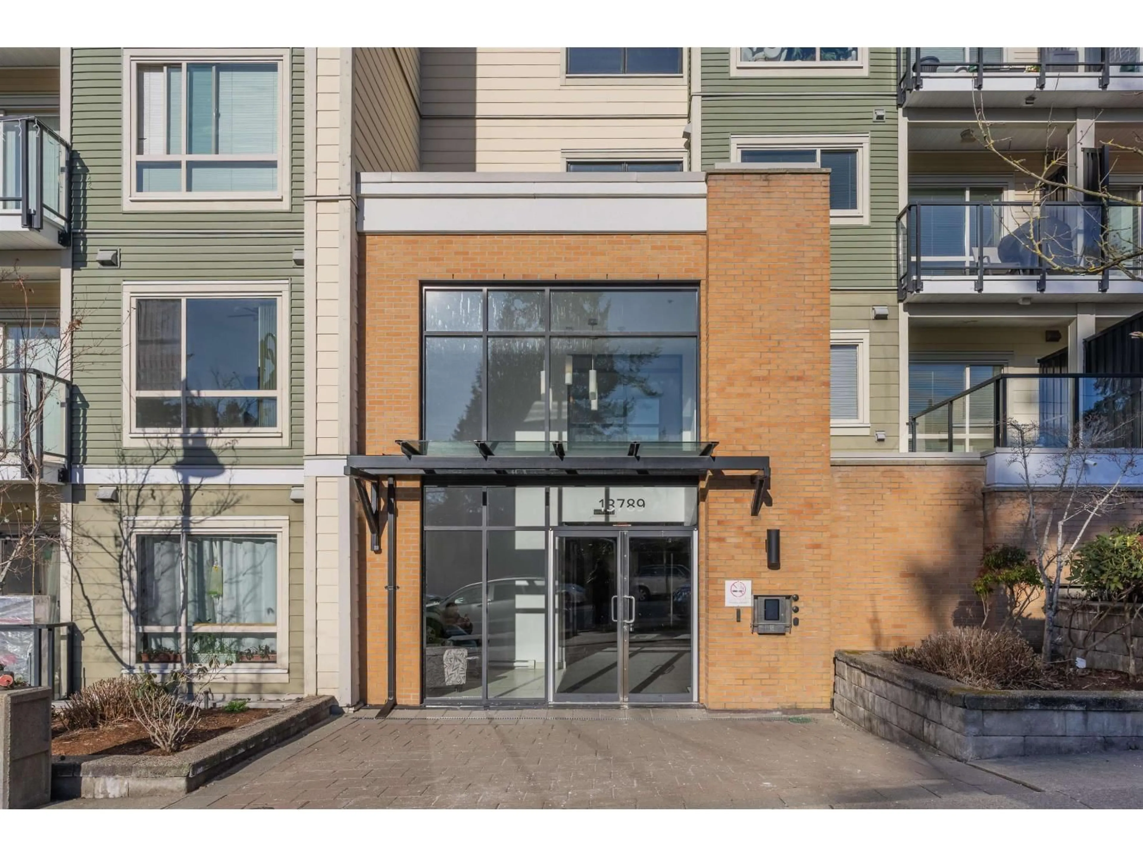 Unknown for 220 - 13789 107A AVENUE, Surrey British Columbia V3T0B8