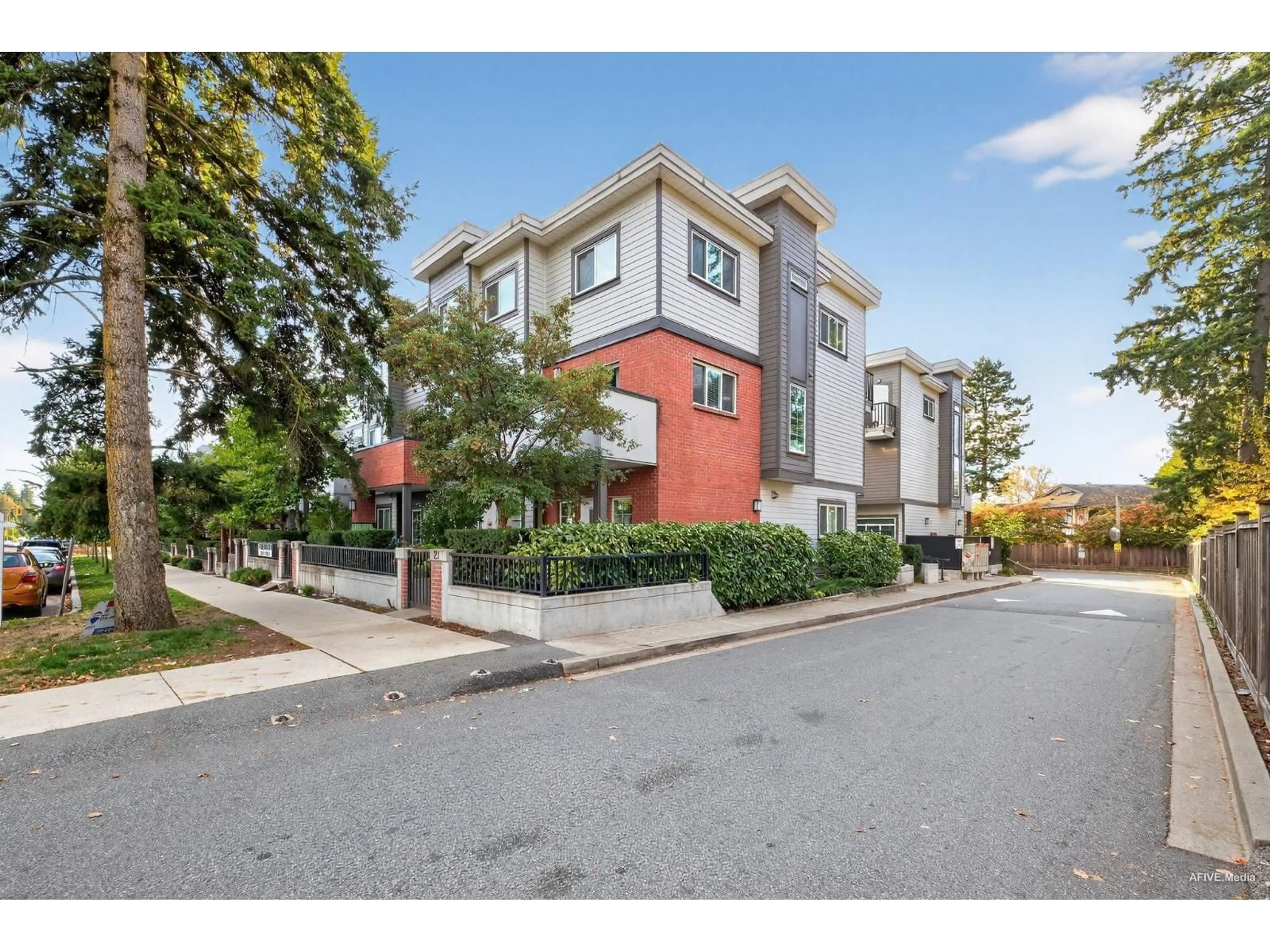 A pic from outside/outdoor area/front of a property/back of a property/a pic from drone, street for 17 - 7247 140 STREET, Surrey British Columbia V3W1K8