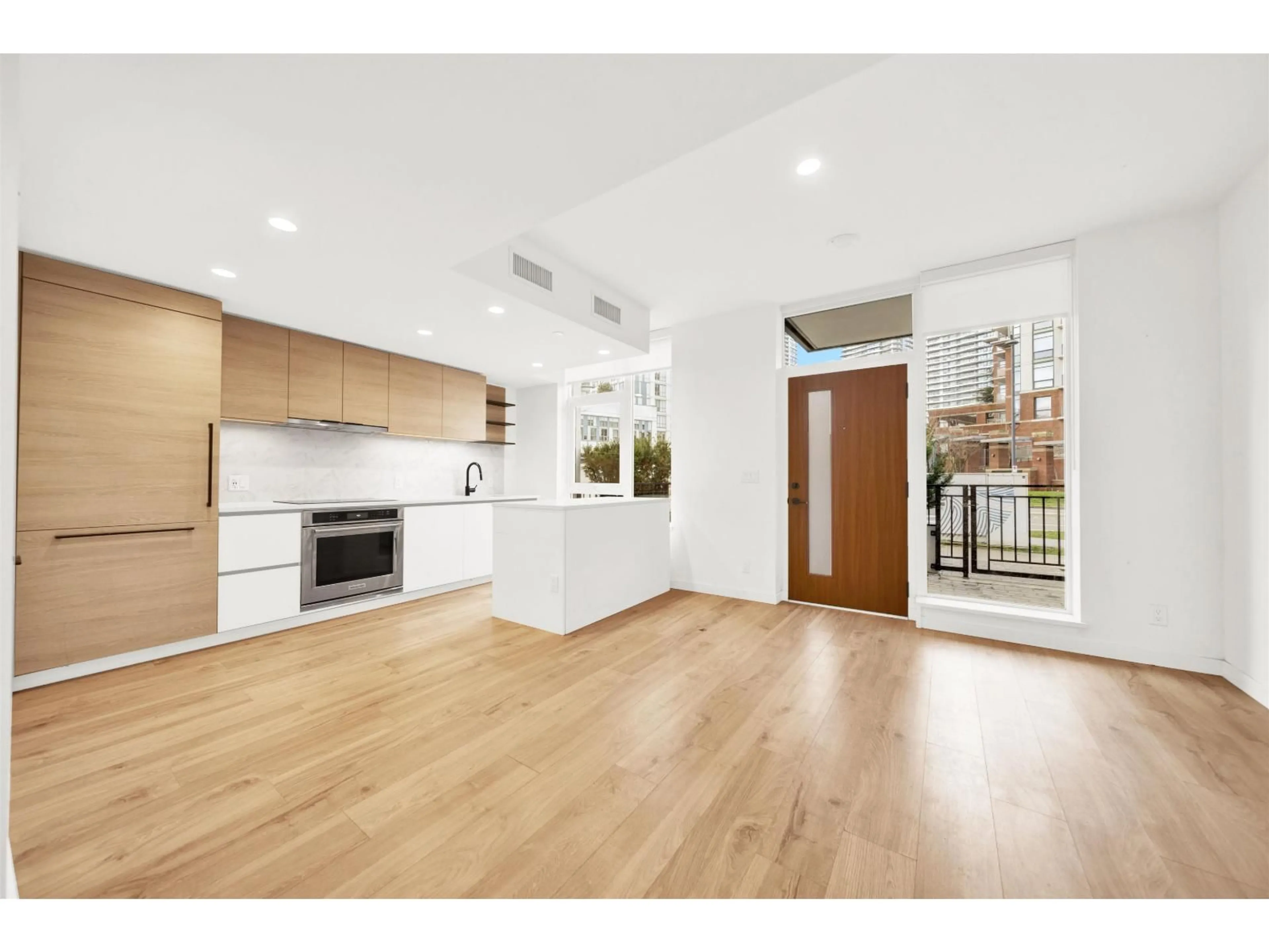 Open concept kitchen, wood/laminate floor for TH1 - 10448 UNIVERSITY DRIVE, Surrey British Columbia V3T0S7