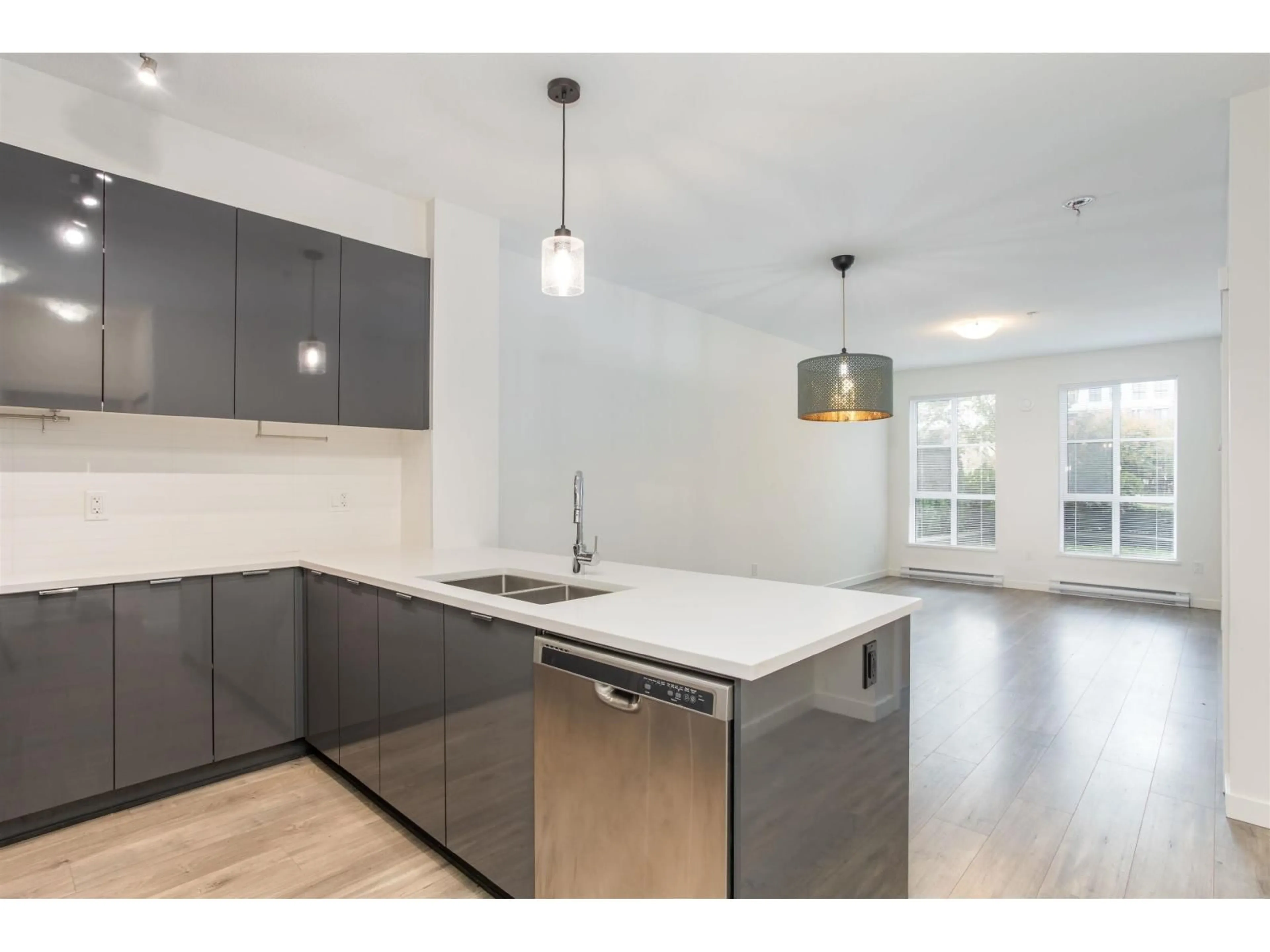 Open concept kitchen, unknown for 106 - 15137 33 AVENUE, Surrey British Columbia V3Z0Y1