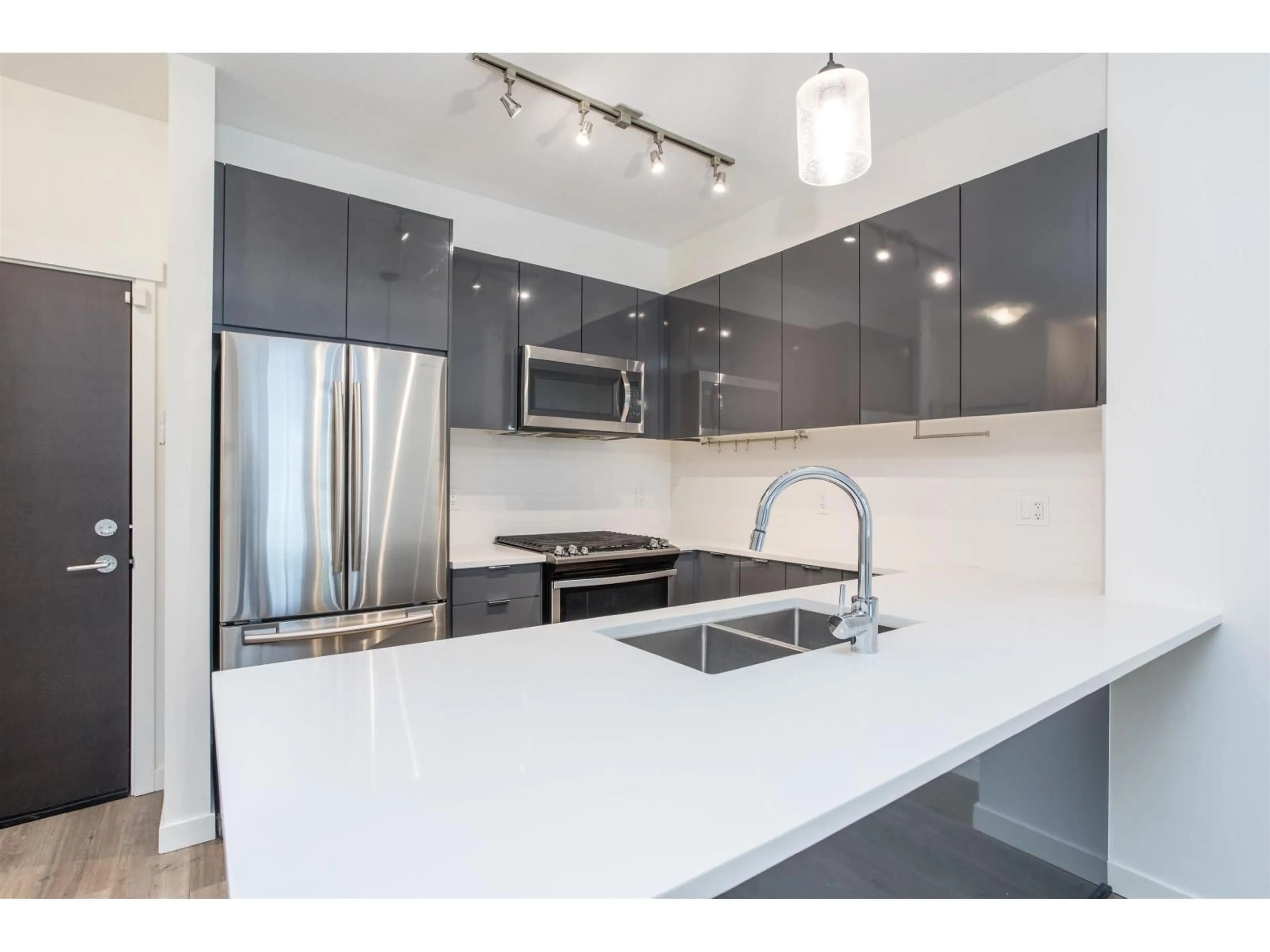 Unknown for 106 - 15137 33 AVENUE, Surrey British Columbia V3Z0Y1