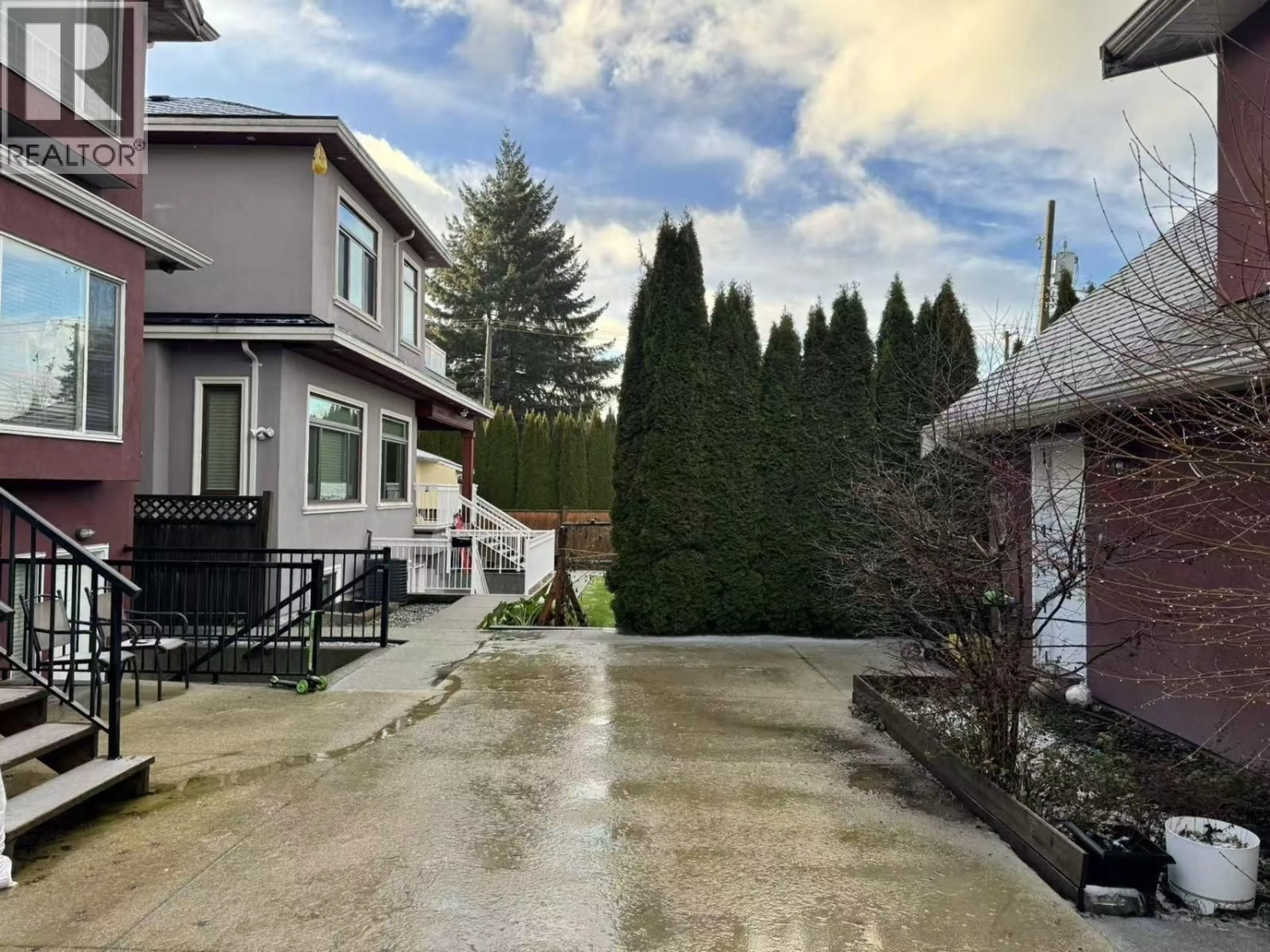 A pic from outside/outdoor area/front of a property/back of a property/a pic from drone, street for 1435 E 30TH AVENUE, Vancouver British Columbia V5N3A1
