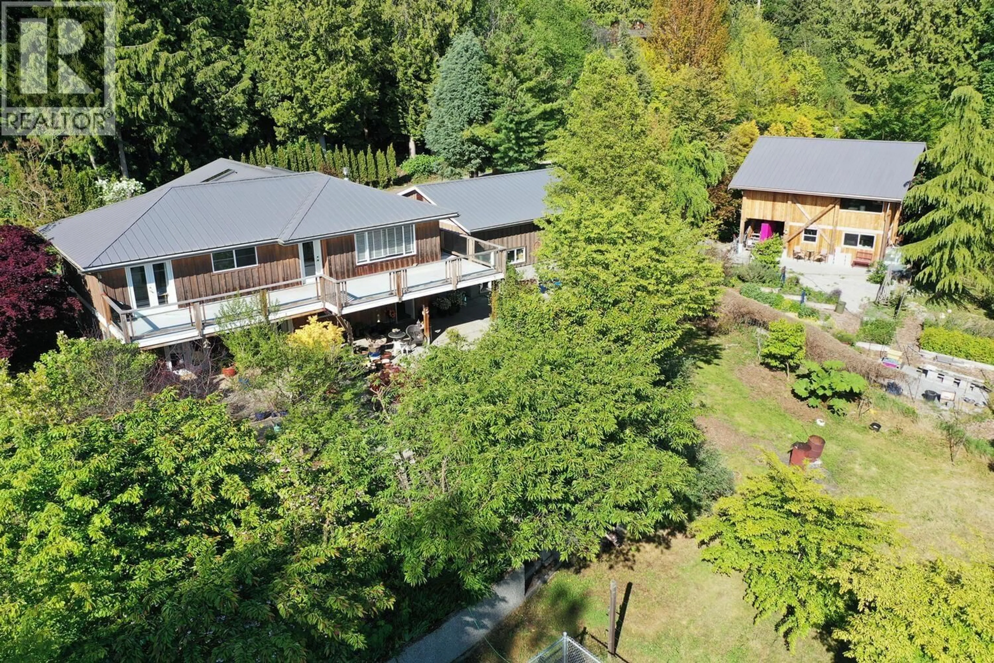 A pic from outside/outdoor area/front of a property/back of a property/a pic from drone, unknown for 2855 LACEY PLACE, Roberts Creek British Columbia V0N2W4