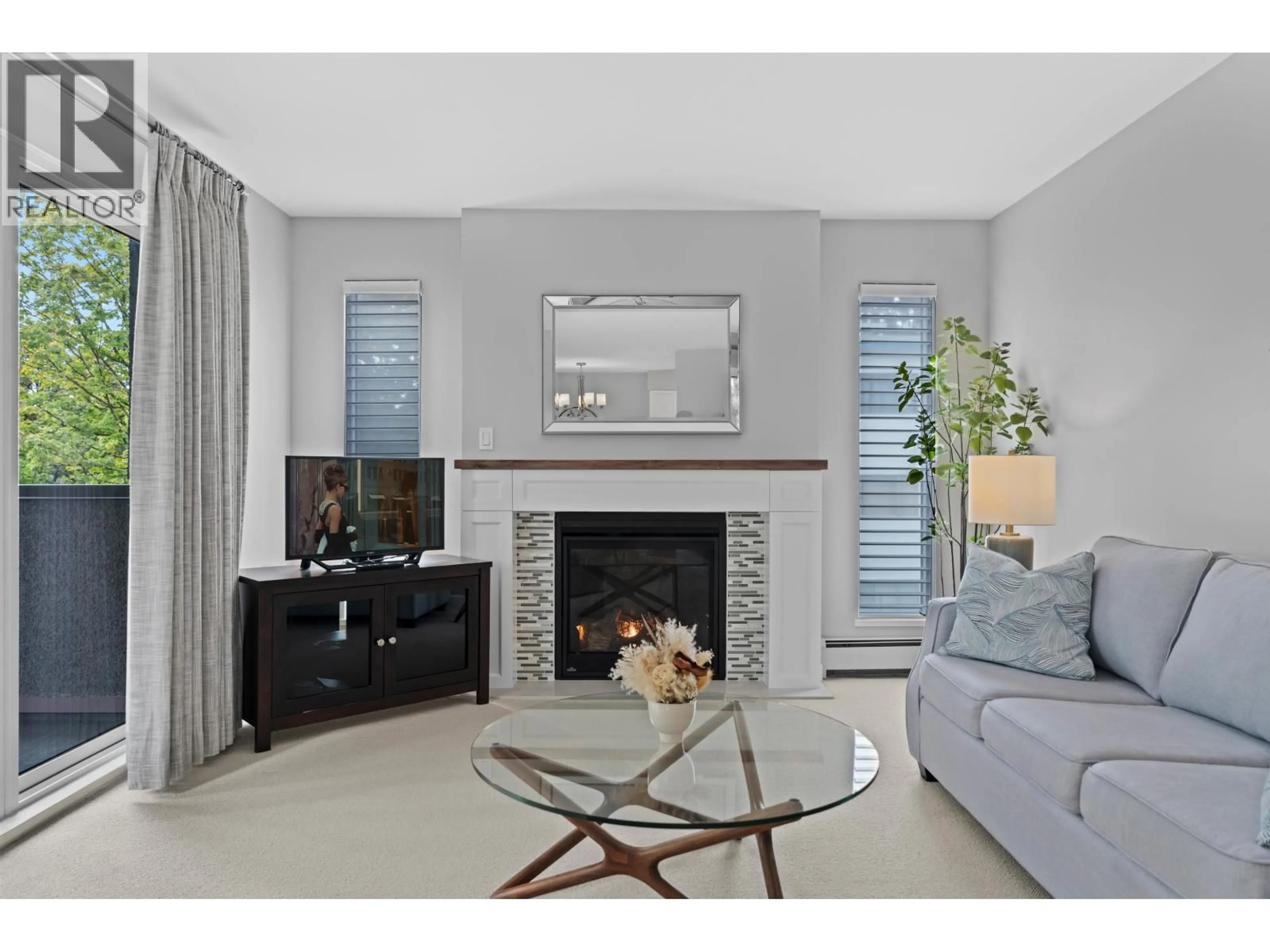 Living room with furniture, unknown for 305 - 8775 CARTIER STREET, Vancouver British Columbia V6P4V3