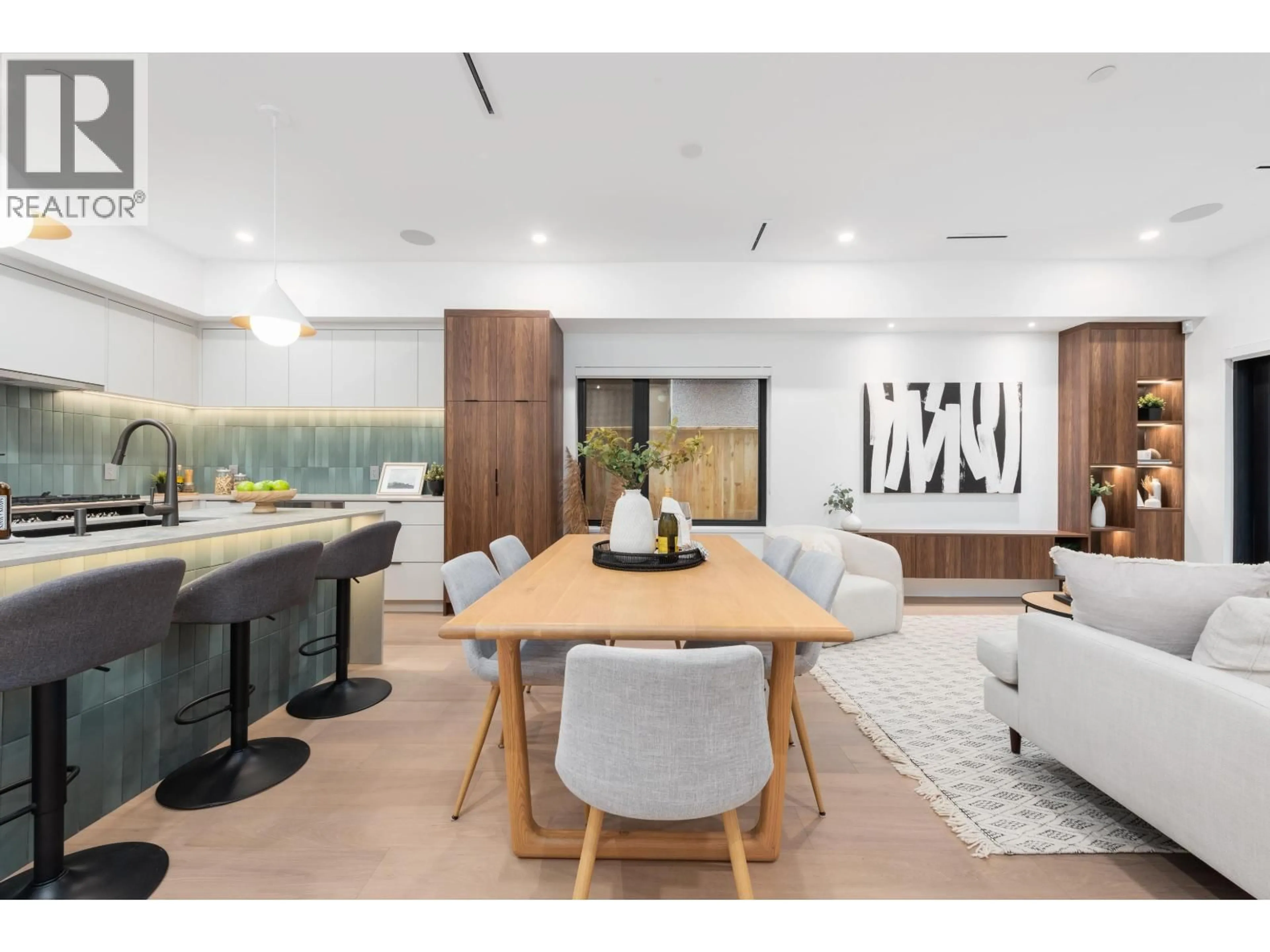 Unknown for 1 - 273 17TH AVENUE, Vancouver British Columbia V5Y1Z9