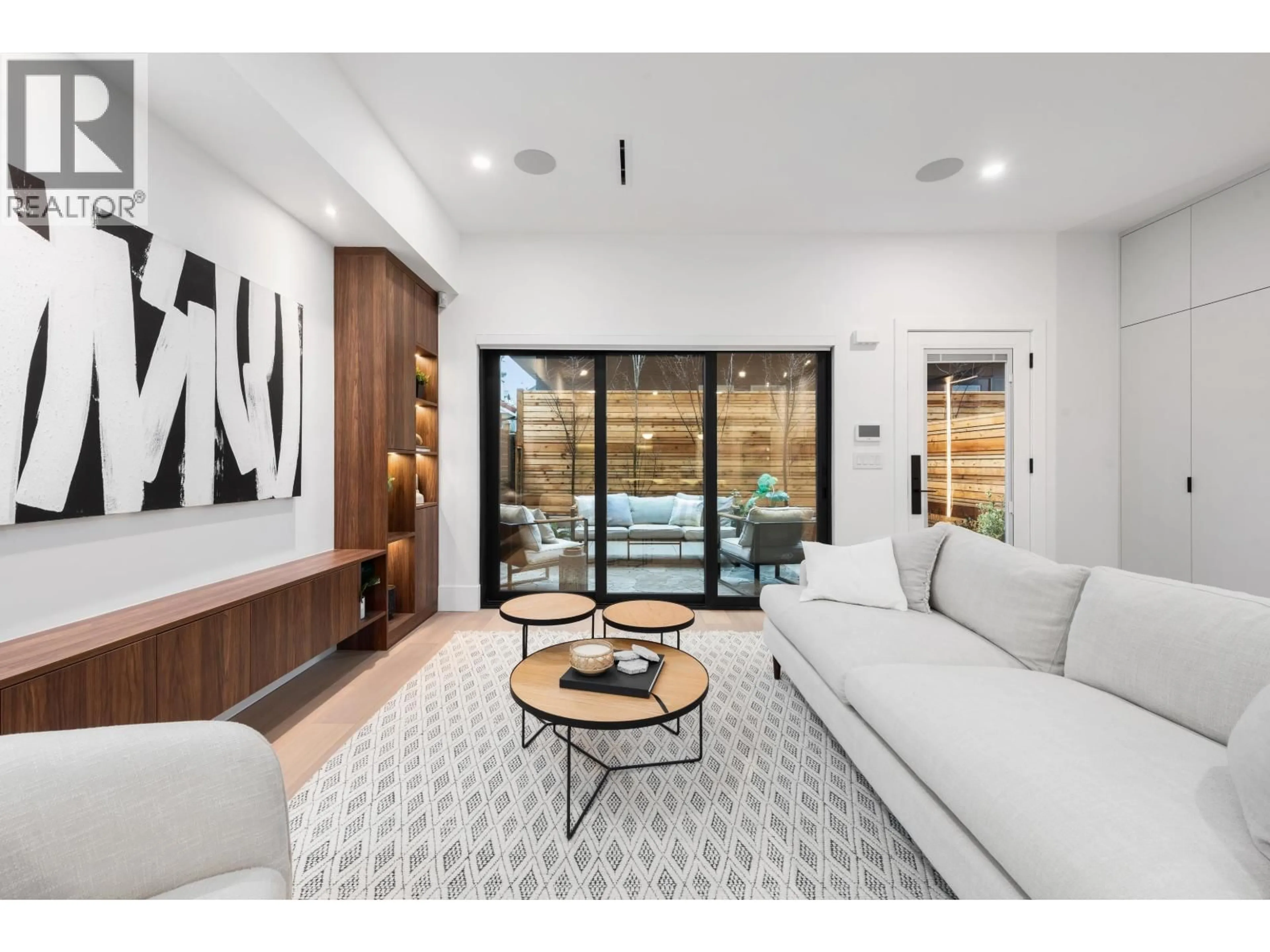 Living room with furniture, unknown for 1 - 273 17TH AVENUE, Vancouver British Columbia V5Y1Z9