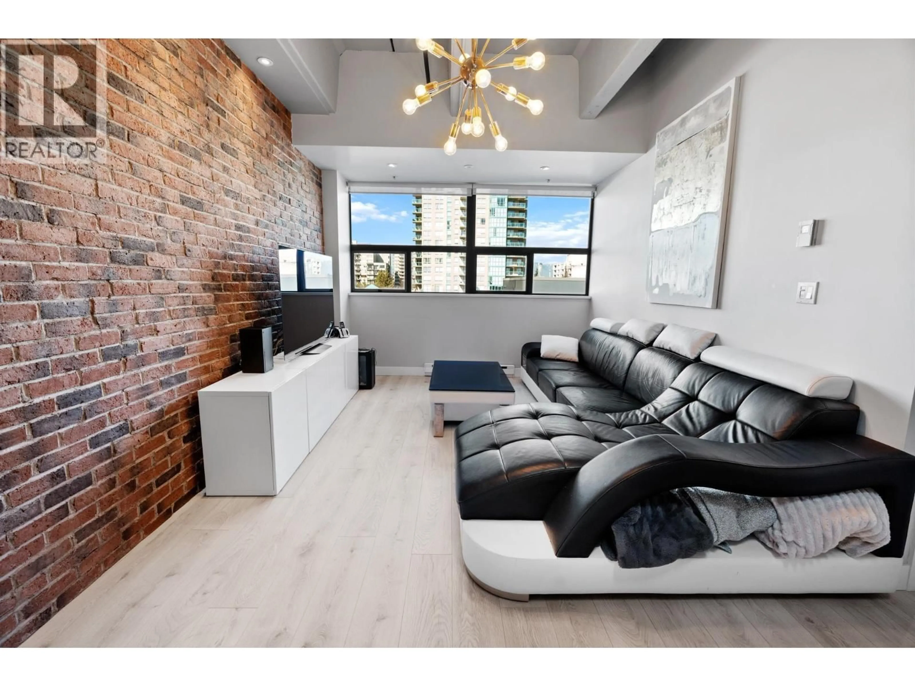 Living room with furniture, unknown for 622 - 615 BELMONT STREET, New Westminster British Columbia V3M6A1