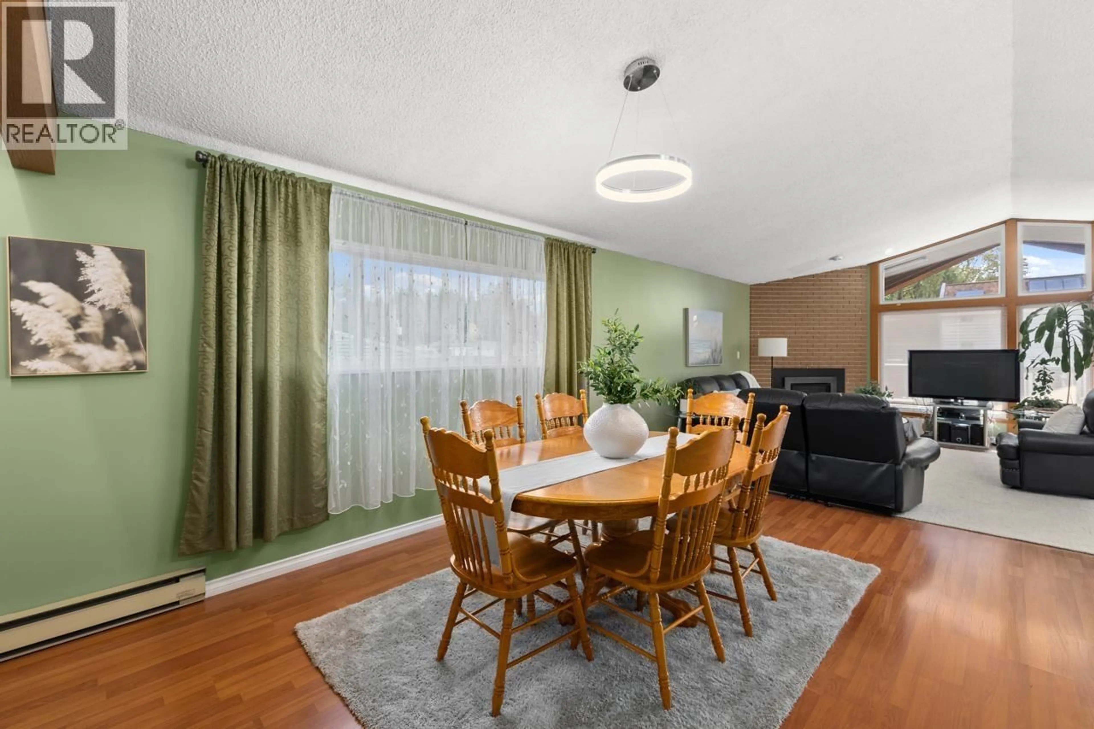 Dining room, wood/laminate floor for 2142 ST. ANDREWS AVENUE, North Vancouver British Columbia V7L3M5