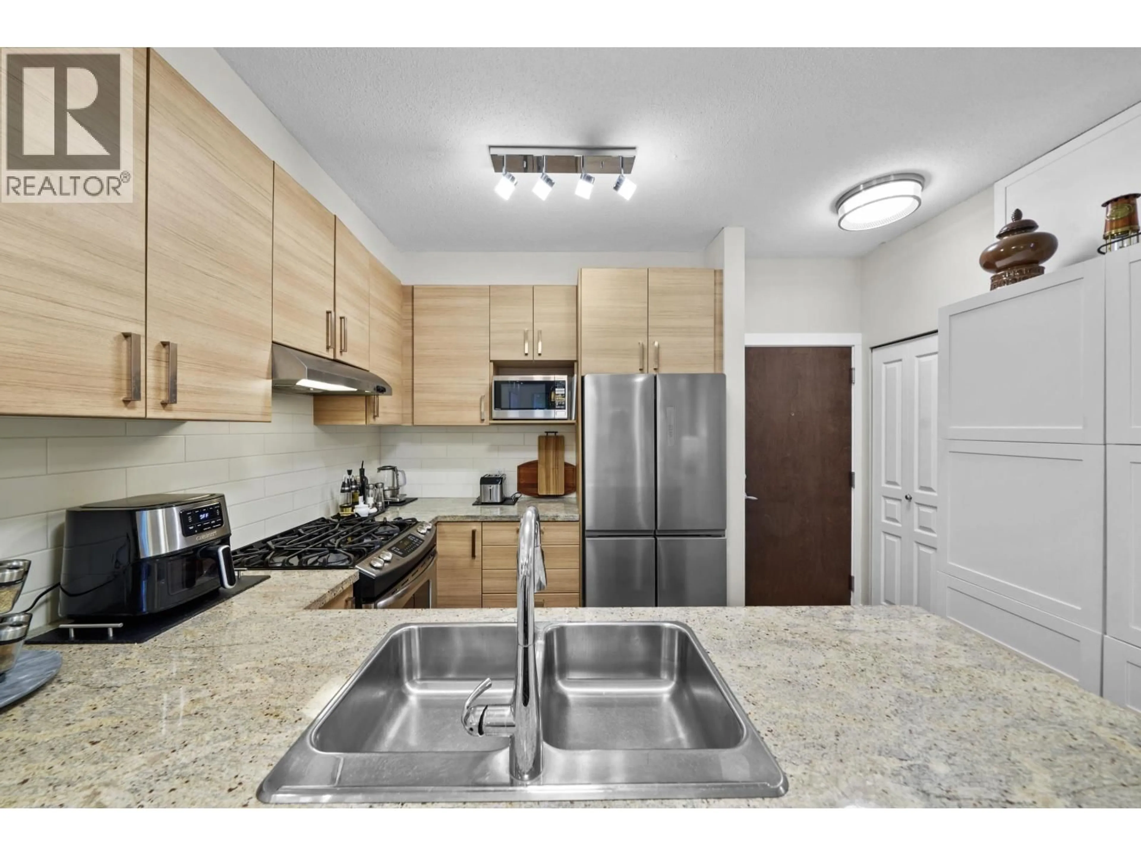 Standard kitchen, unknown for 113 - 1150 KENSAL PLACE, Coquitlam British Columbia V3B0H4