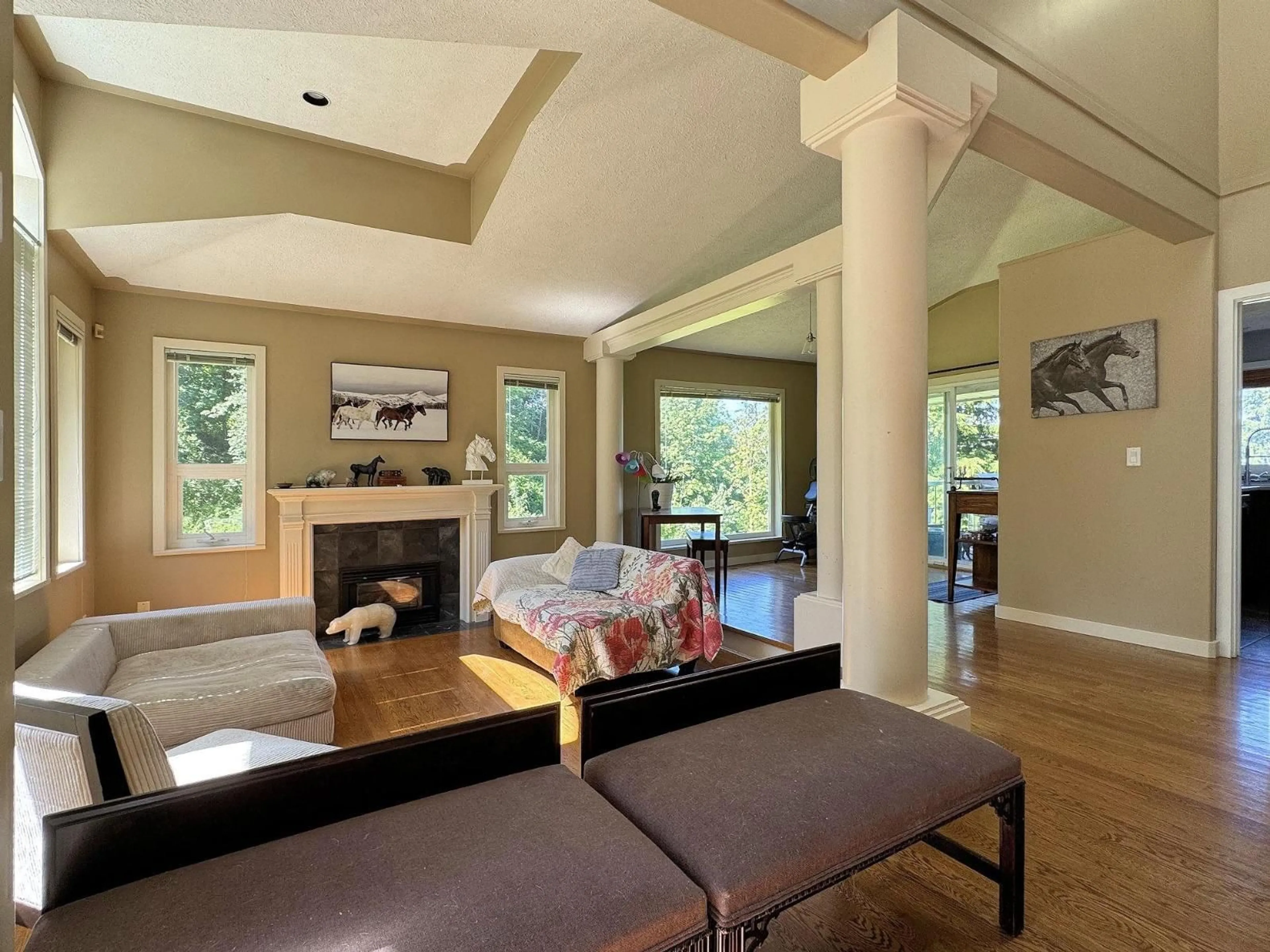 Living room with furniture, unknown for 8439 GRAND VIEW DRIVE, Chilliwack British Columbia V2R4A2