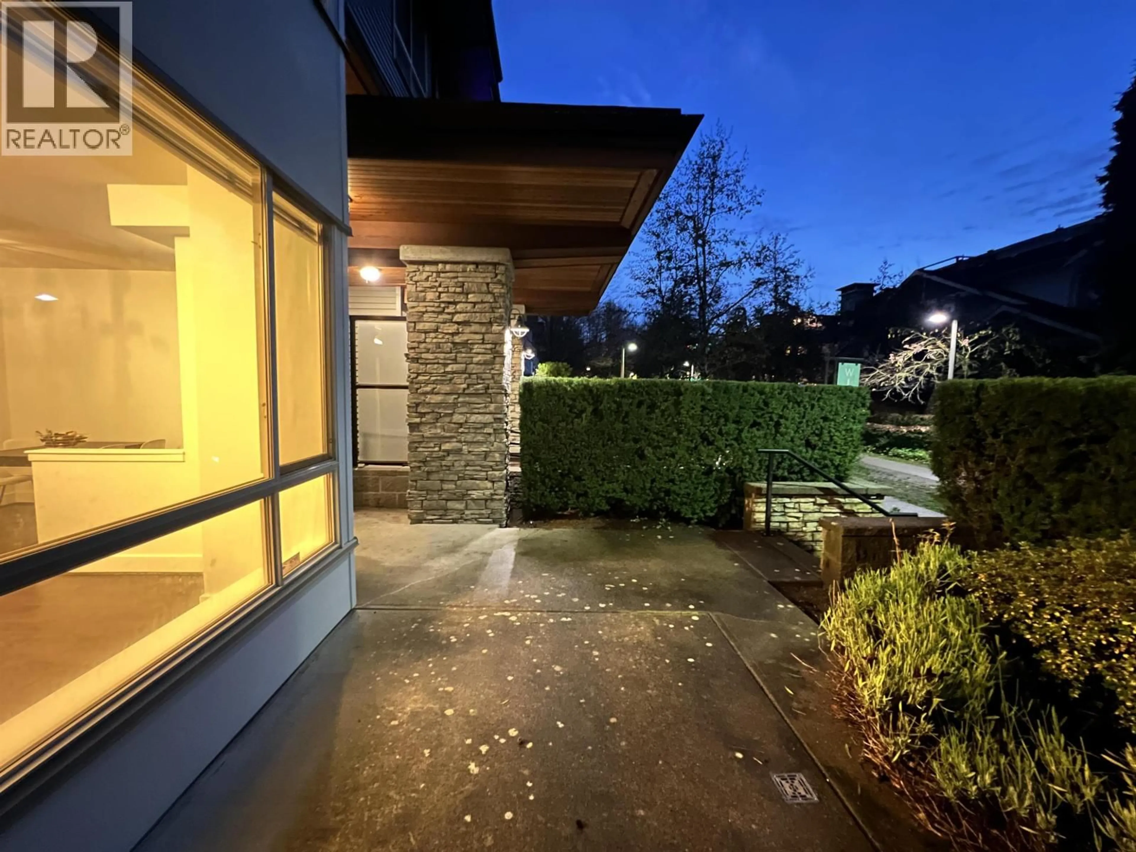 Patio, street for 103 - 7478 BYRNEPARK WALK, Burnaby British Columbia V3N0B5
