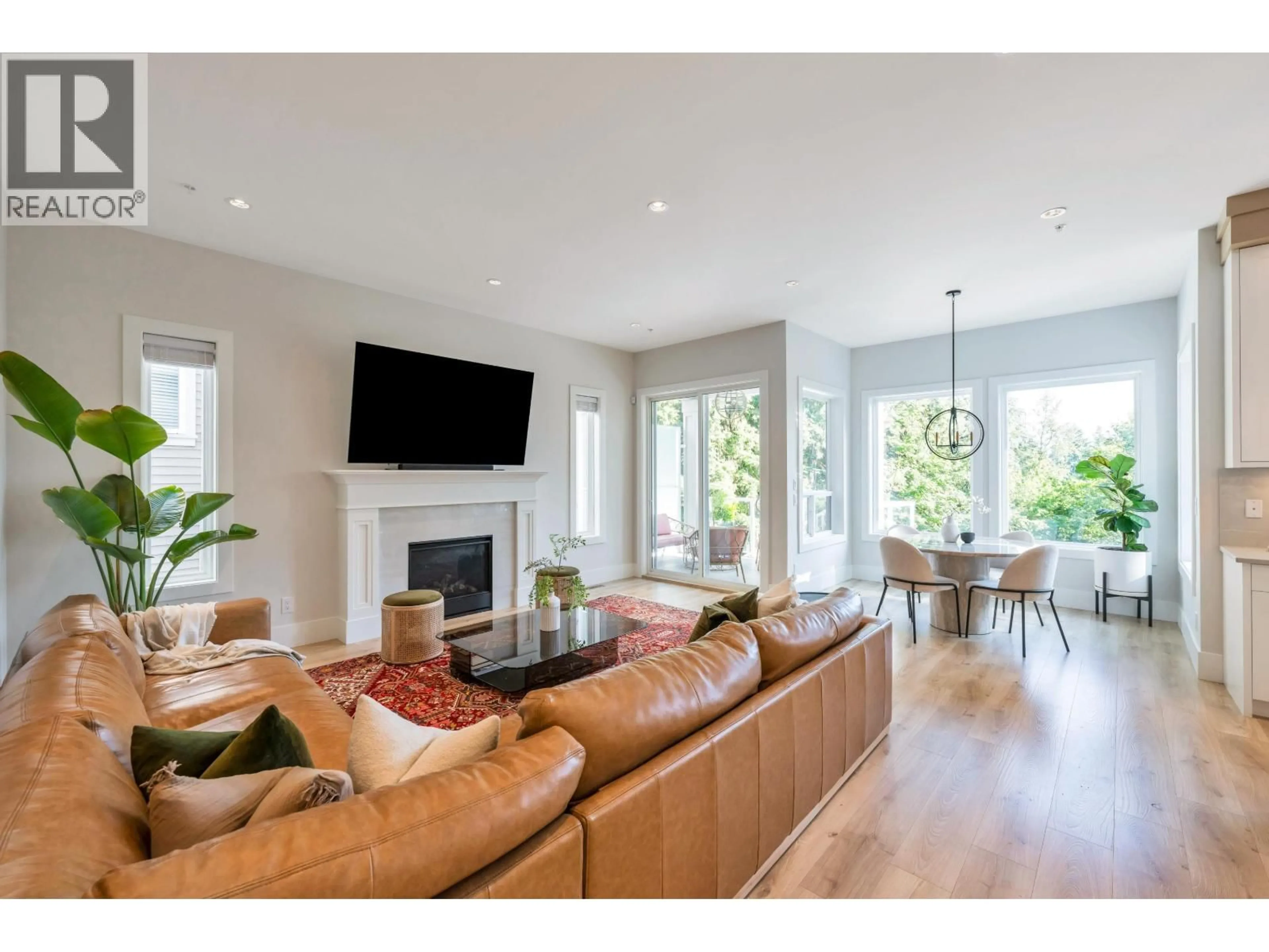 Living room with furniture, wood/laminate floor for 11158 243B STREET, Maple Ridge British Columbia V2W1H5