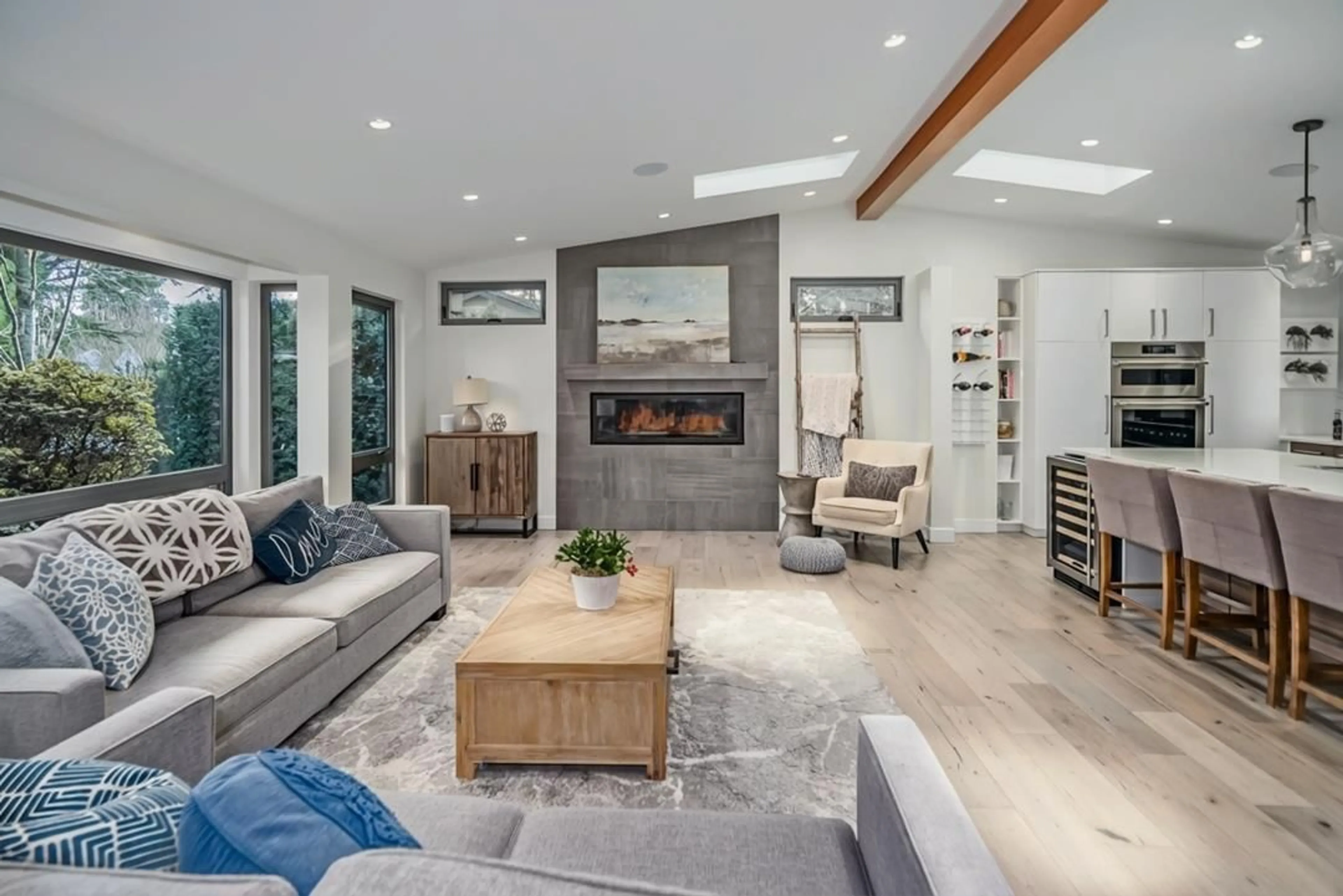 Living room with furniture, unknown for 9023 TRATTLE STREET, Langley British Columbia V1M1A0