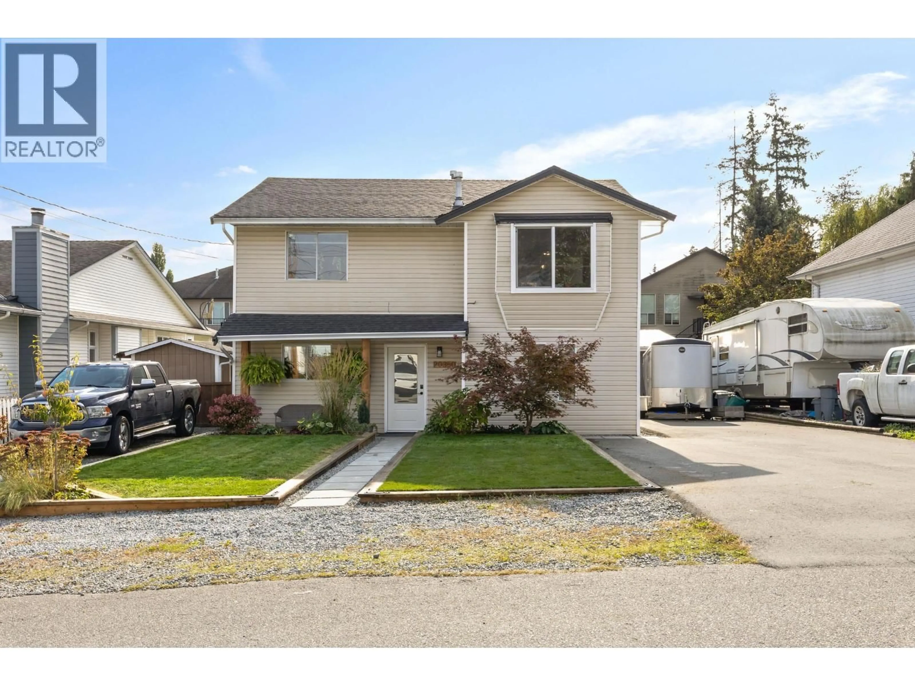 Home with vinyl exterior material, street for 20350 OSPRING STREET, Maple Ridge British Columbia V2X1K6