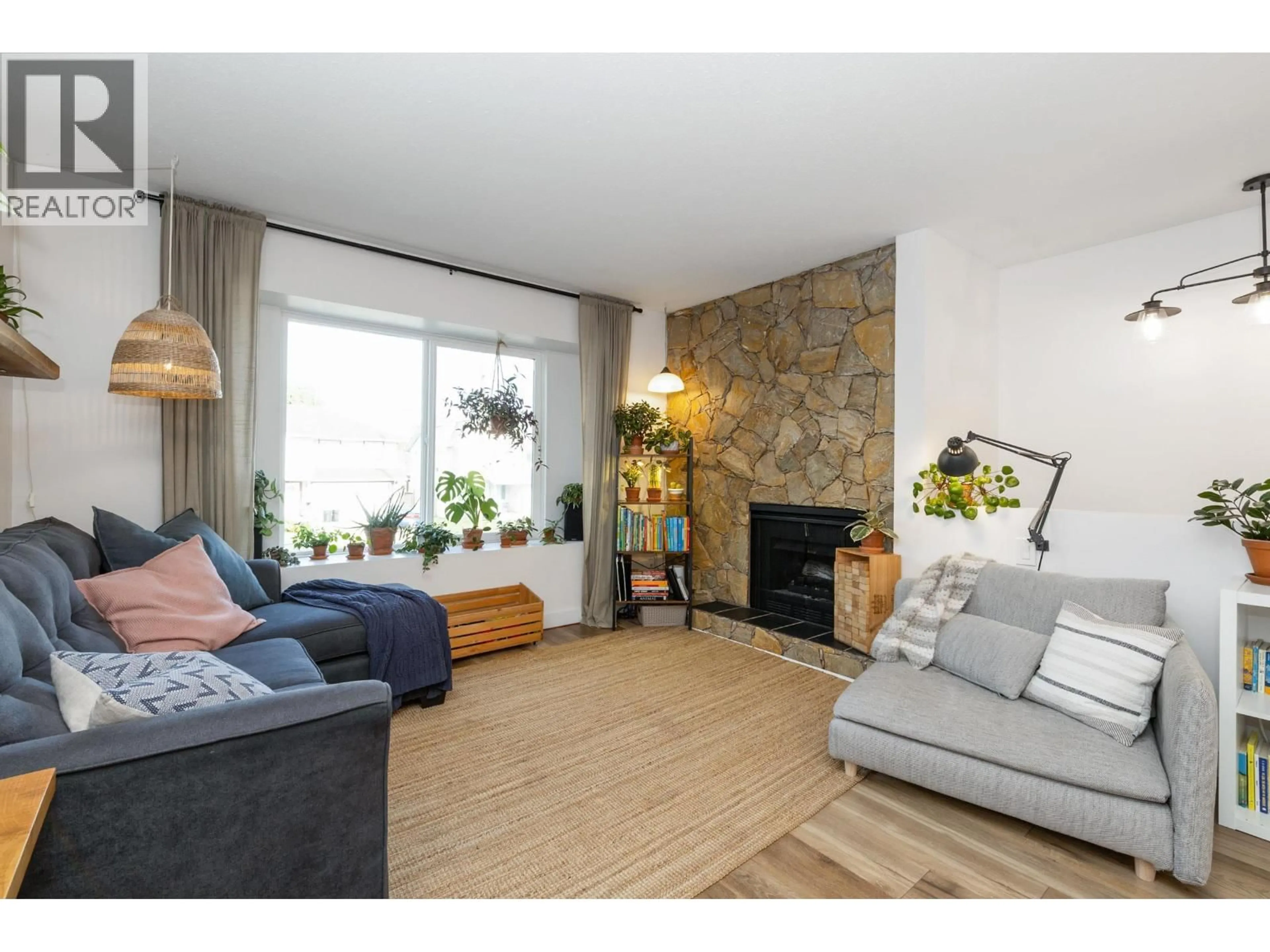 Living room with furniture, unknown for 20350 OSPRING STREET, Maple Ridge British Columbia V2X1K6