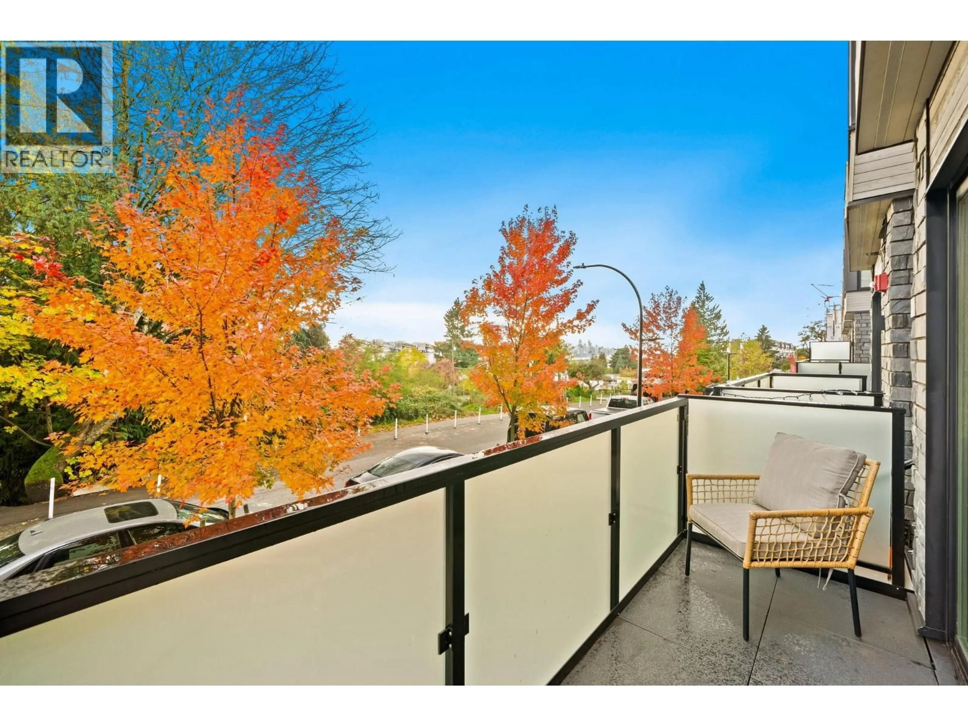 Patio, unknown for 107 - 650 2ND STREET, North Vancouver British Columbia V7L1E3