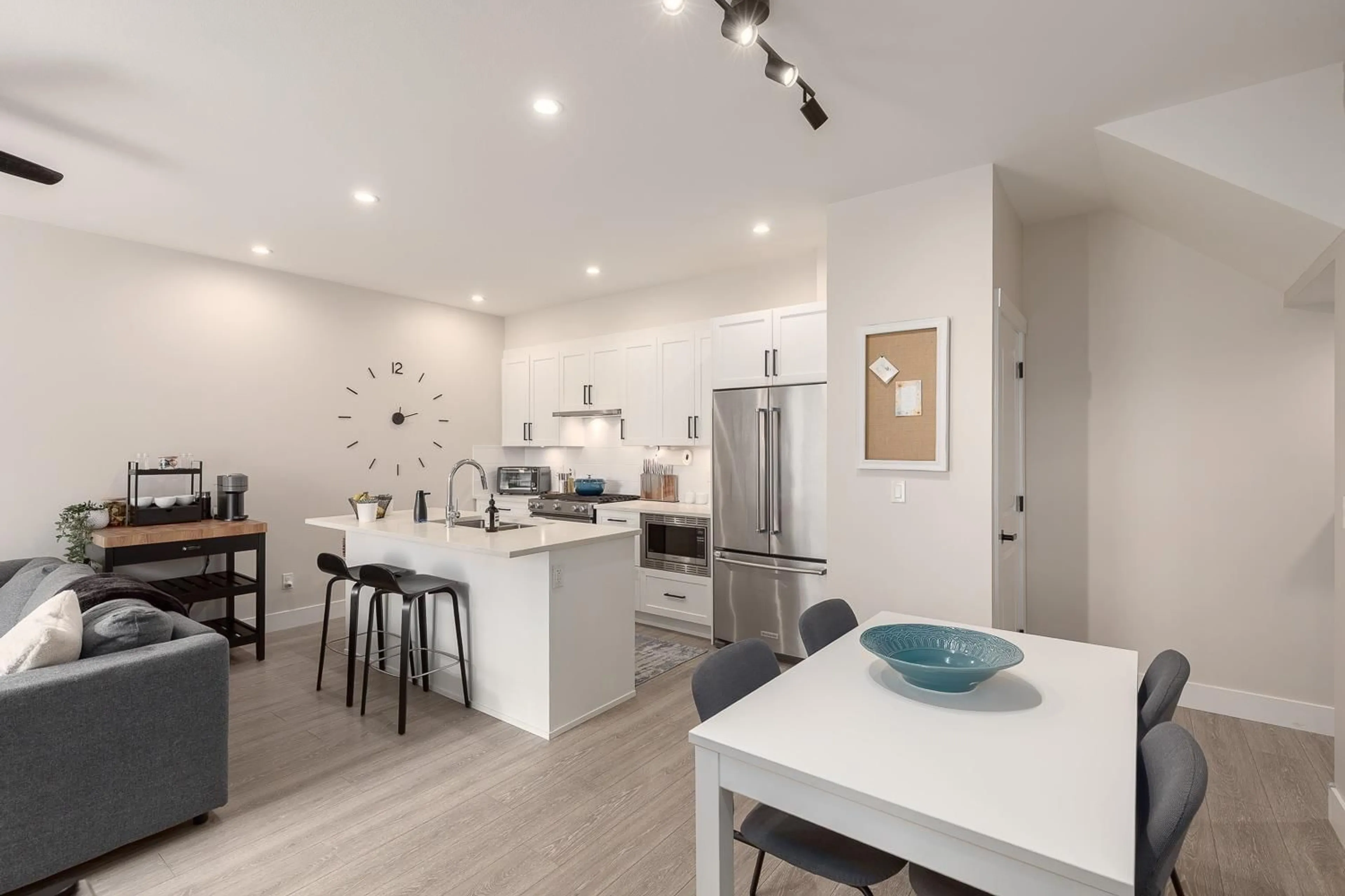 Open concept kitchen, unknown for 70 - 16433 19 AVENUE, Surrey British Columbia V3Z0Z1