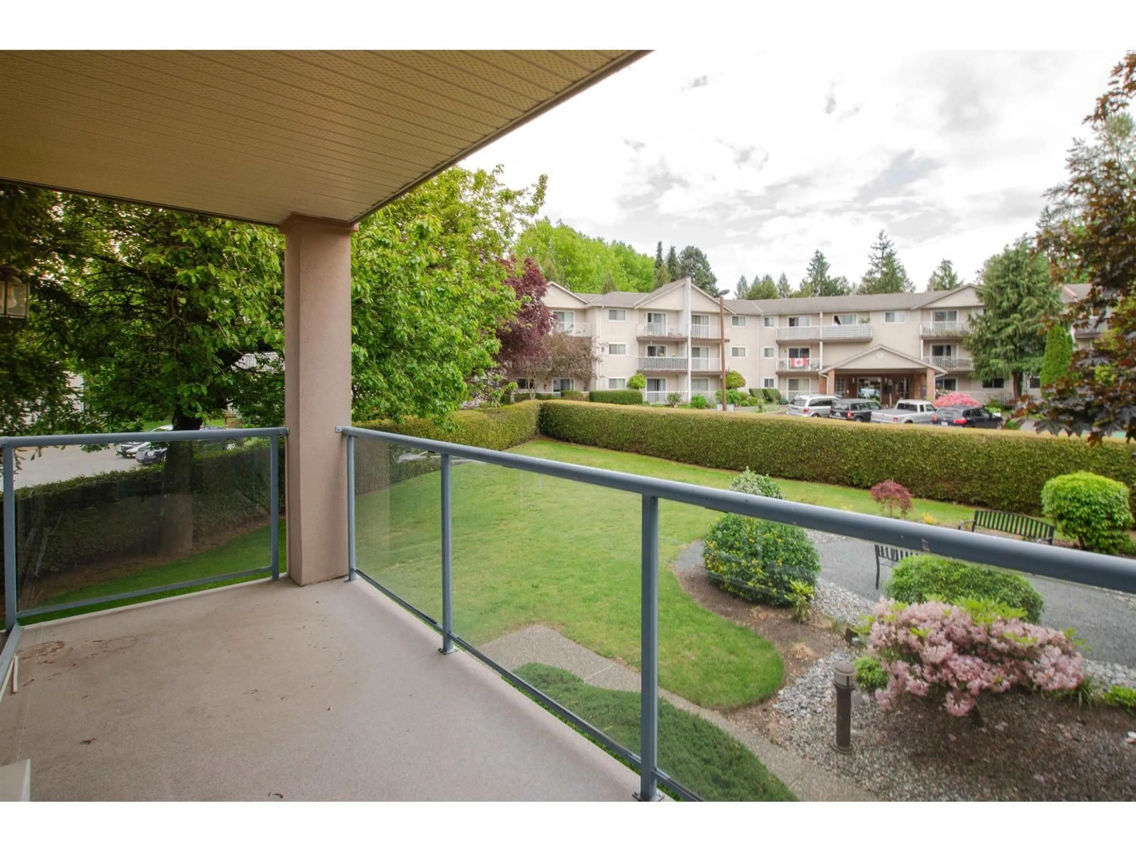 Patio, water/lake/river/ocean view for 107 - 33110 GEORGE FERGUSON WAY, Abbotsford British Columbia V2S2L5