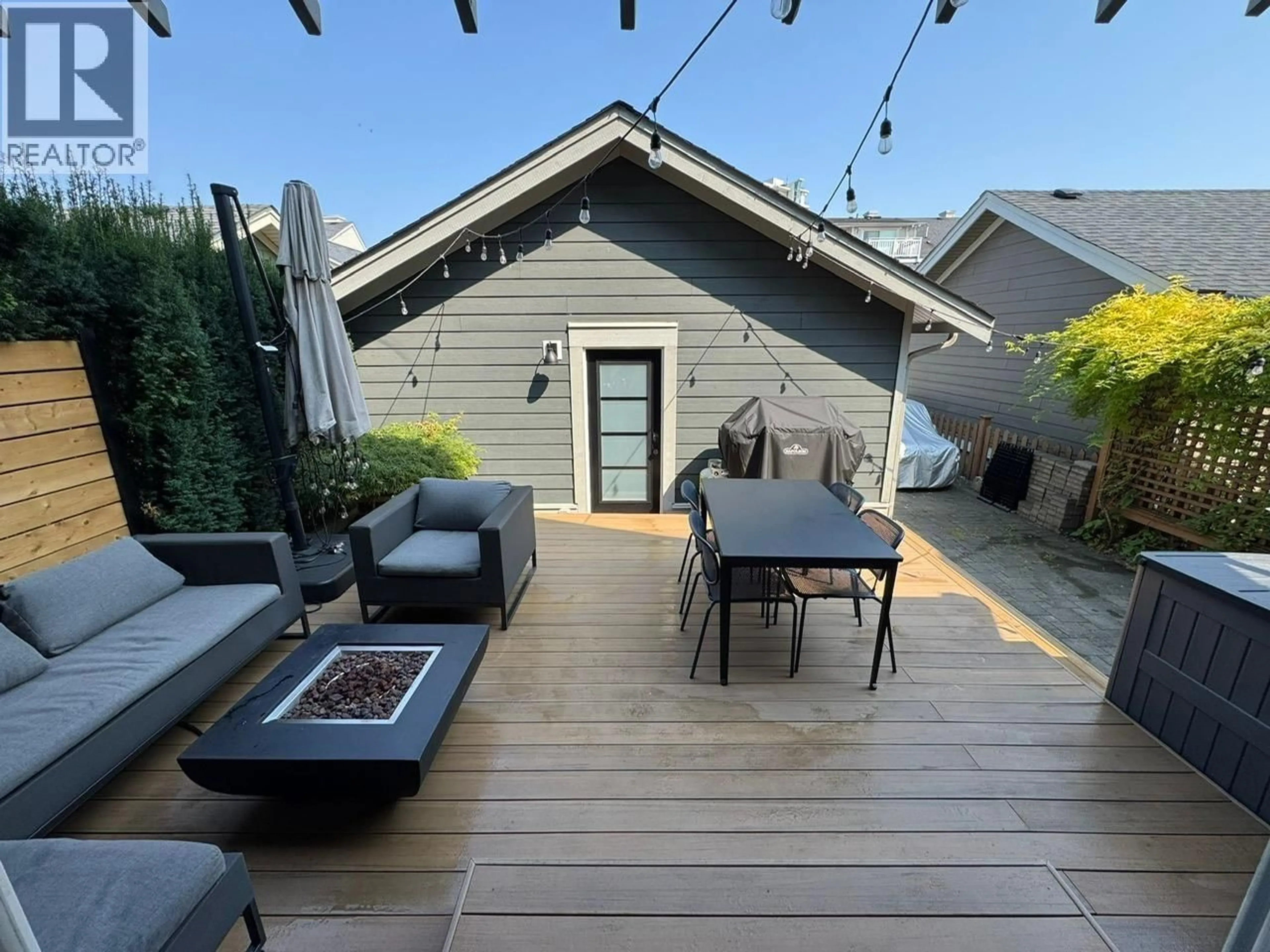 Patio, street for 251 JENSEN STREET, New Westminster British Columbia V3M0E7