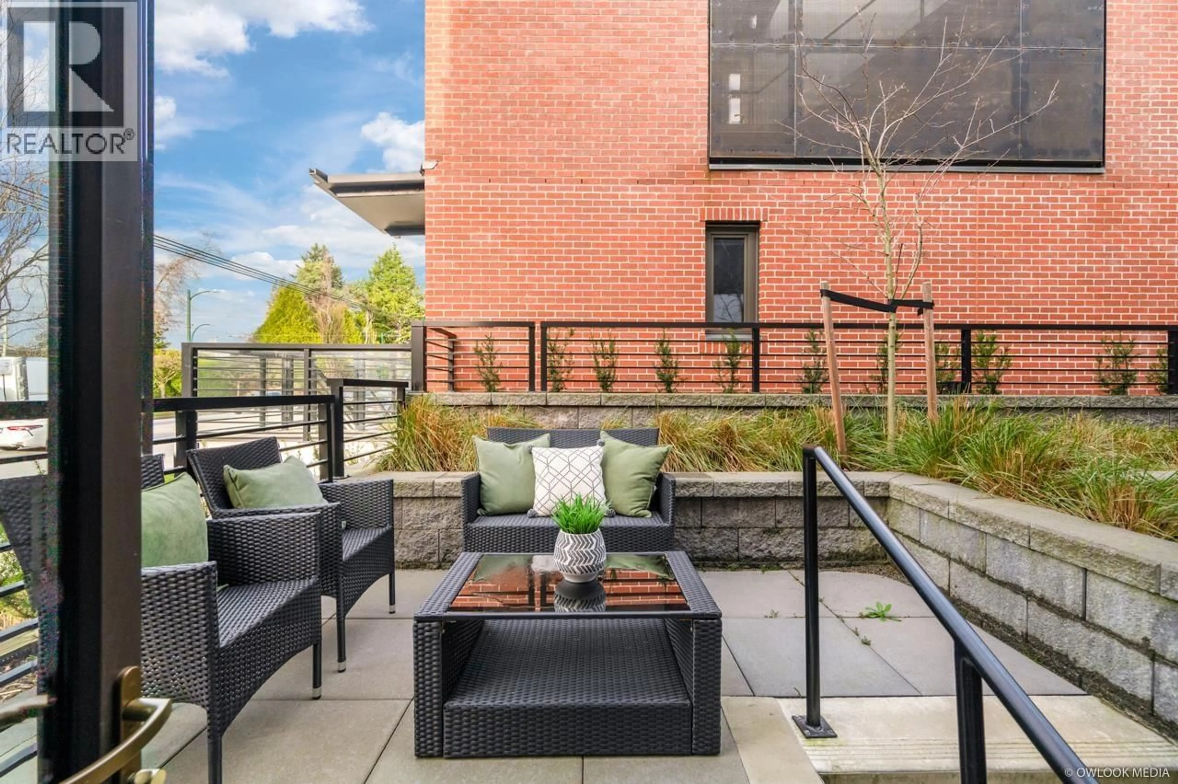 Patio, unknown for 6322 OAK STREET, Vancouver British Columbia V6M2W4