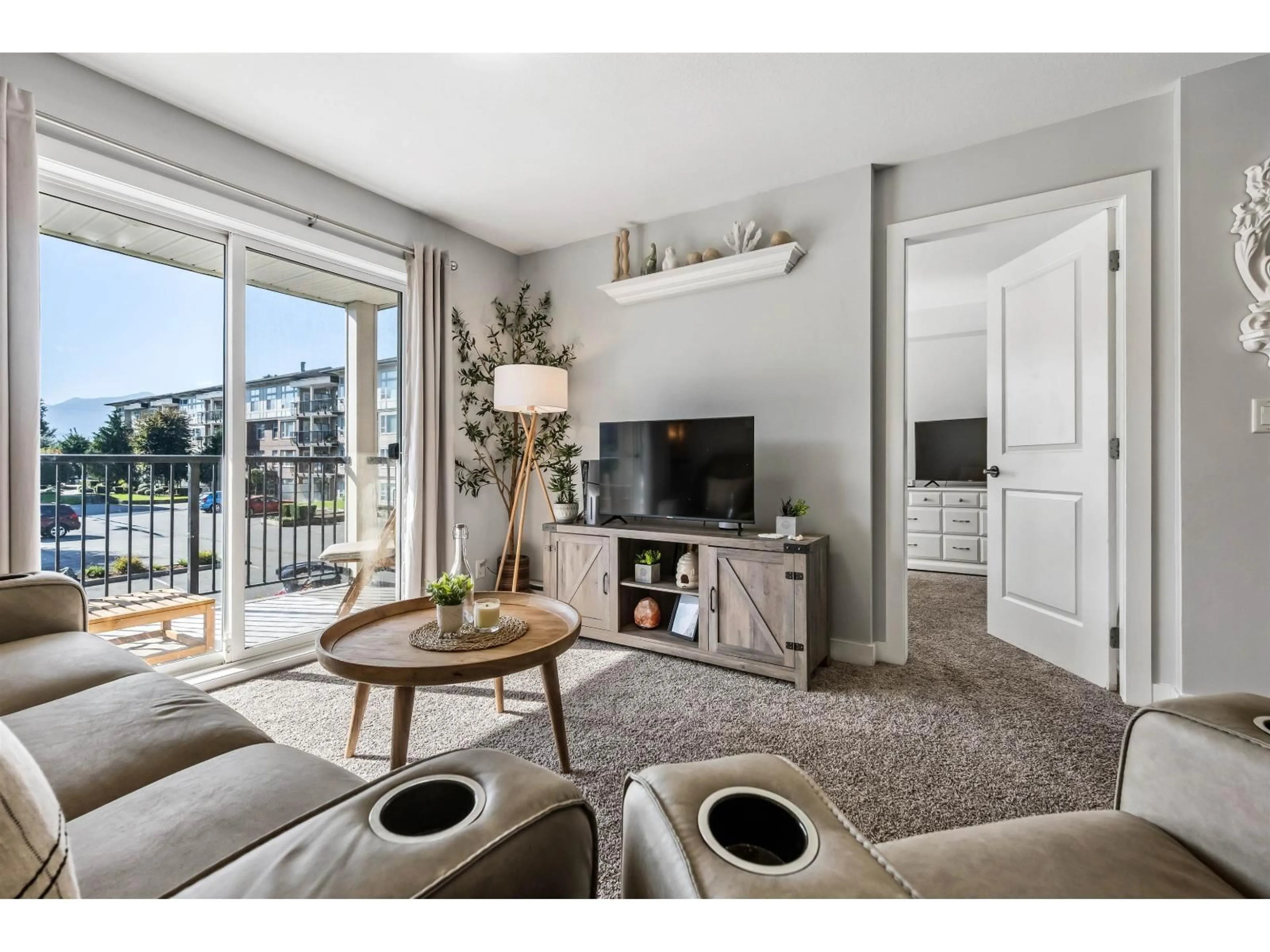 Living room with furniture, unknown for 217 - 46150 BOLE AVENUE, Chilliwack British Columbia V2P0B7