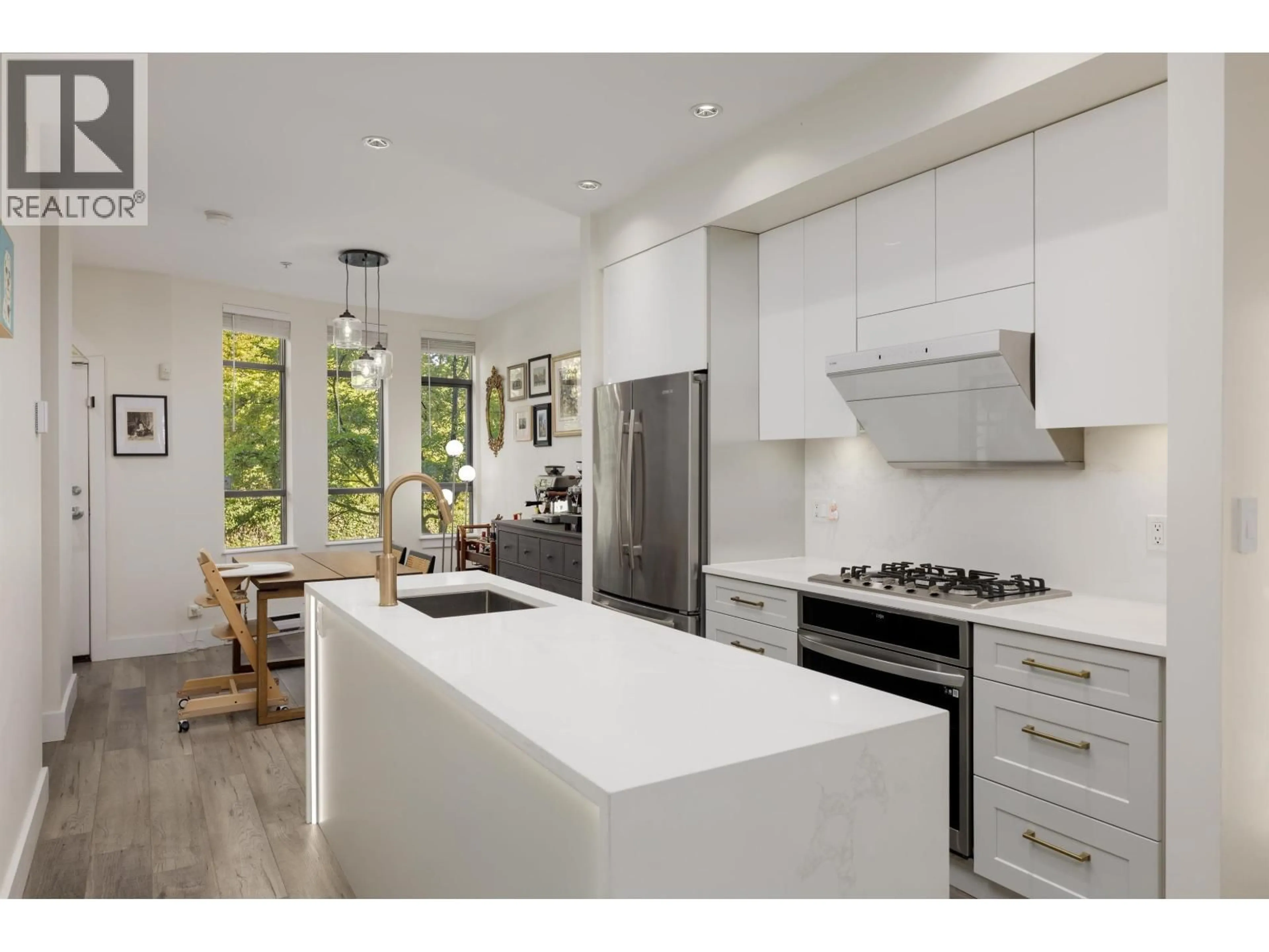 Open concept kitchen, ceramic/tile floor for 828 6TH AVENUE, Vancouver British Columbia V5Z1A6