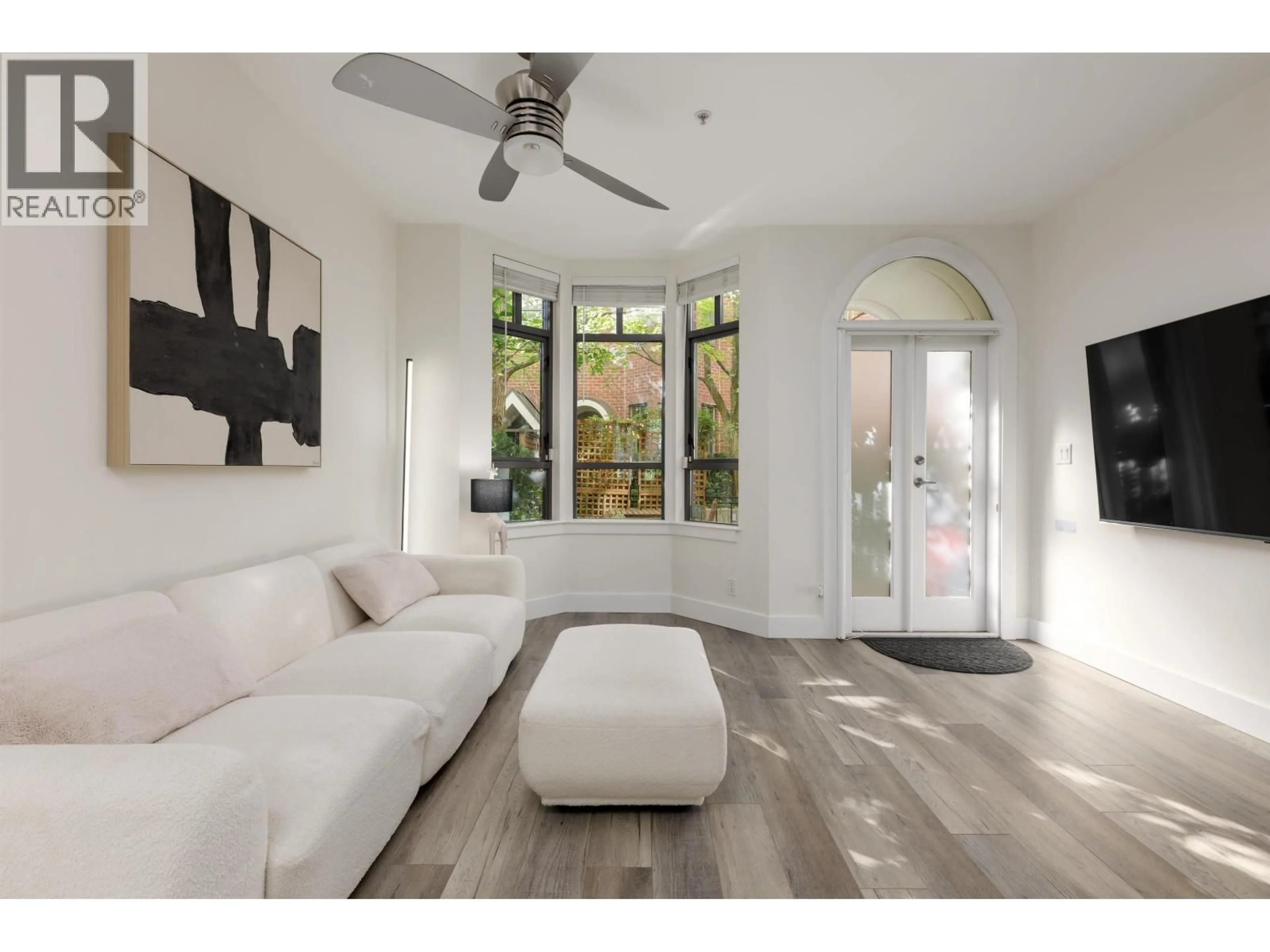 Unknown for 828 6TH AVENUE, Vancouver British Columbia V5Z1A6