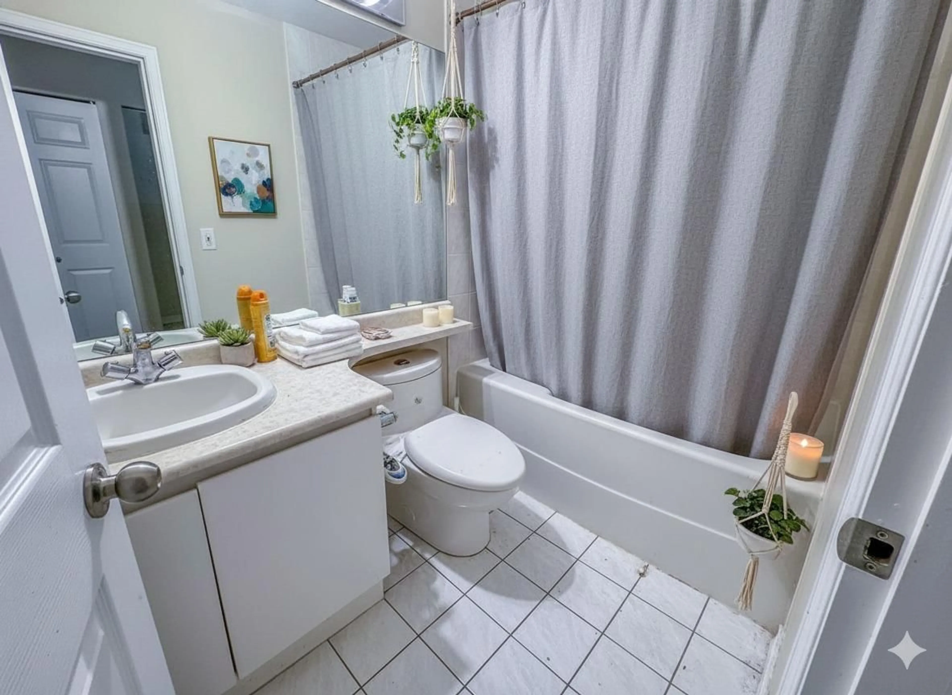 Standard bathroom, unknown for L02 - 13880 101 AVENUE, Surrey British Columbia V3T5T1