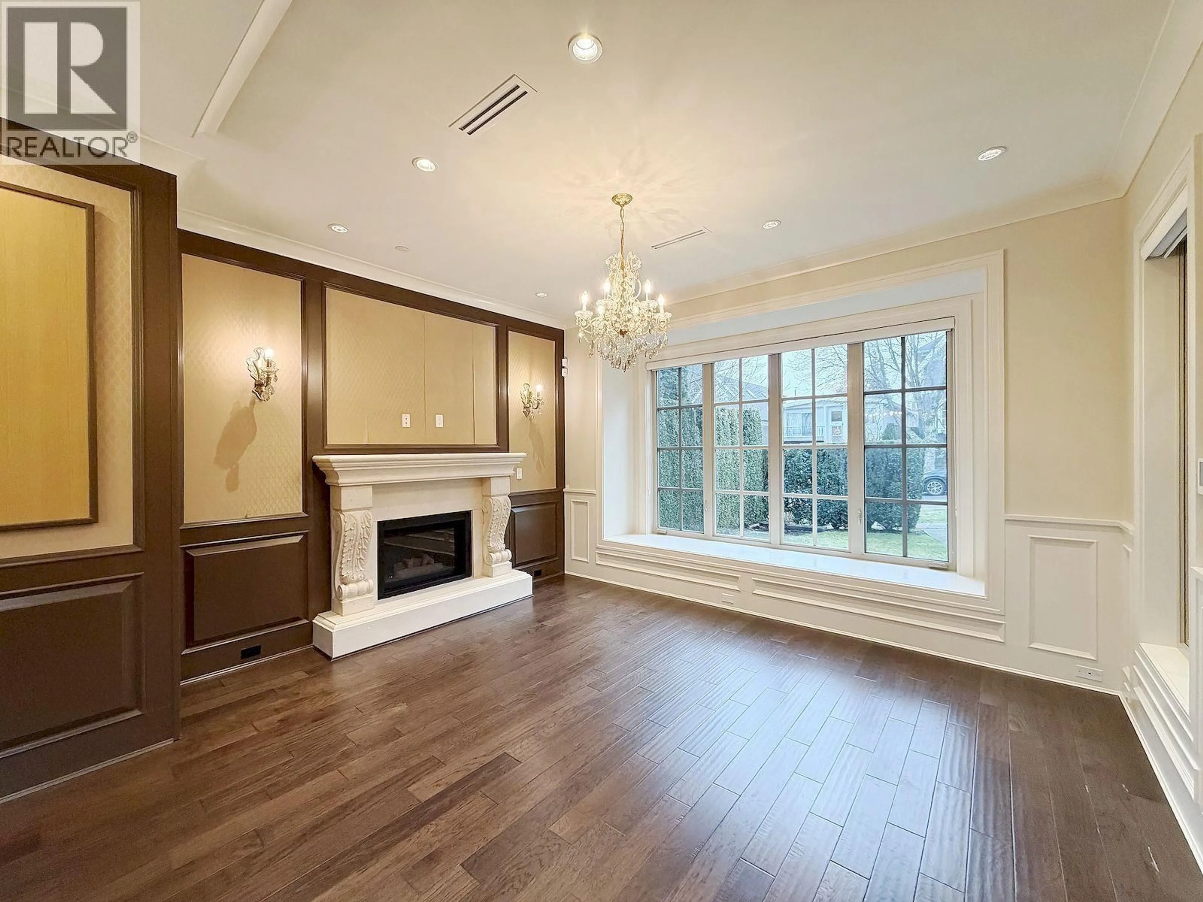 A pic of a room for 3393 30TH AVENUE, Vancouver British Columbia V6S1W3