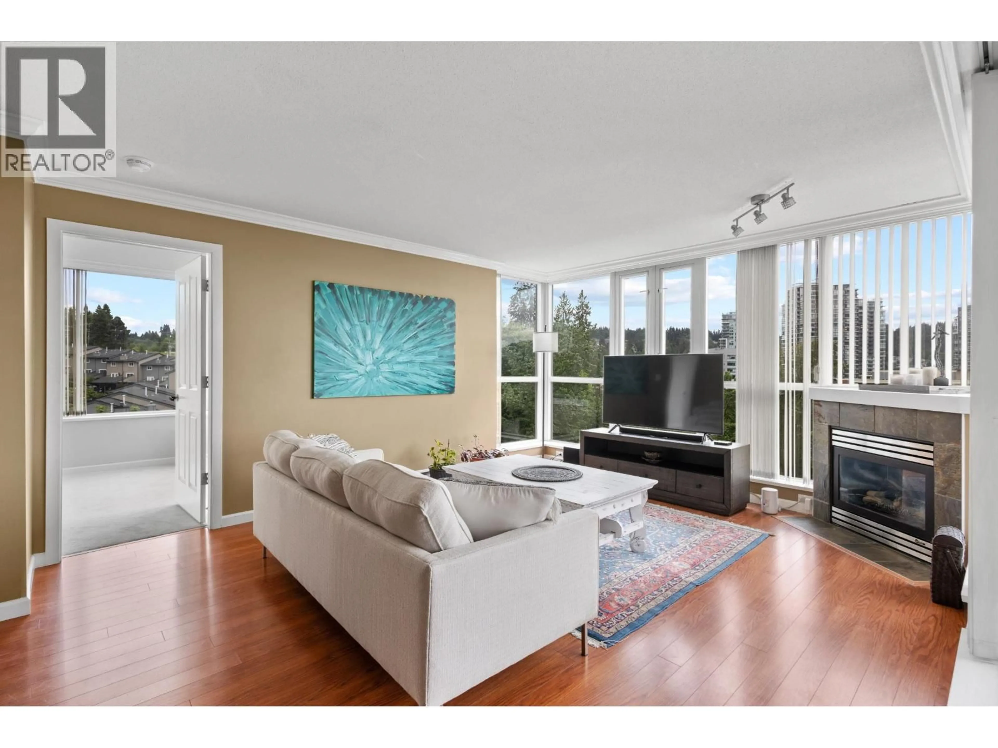 Living room with furniture, unknown for 903 - 235 GUILDFORD WAY, Port Moody British Columbia V3H5L8