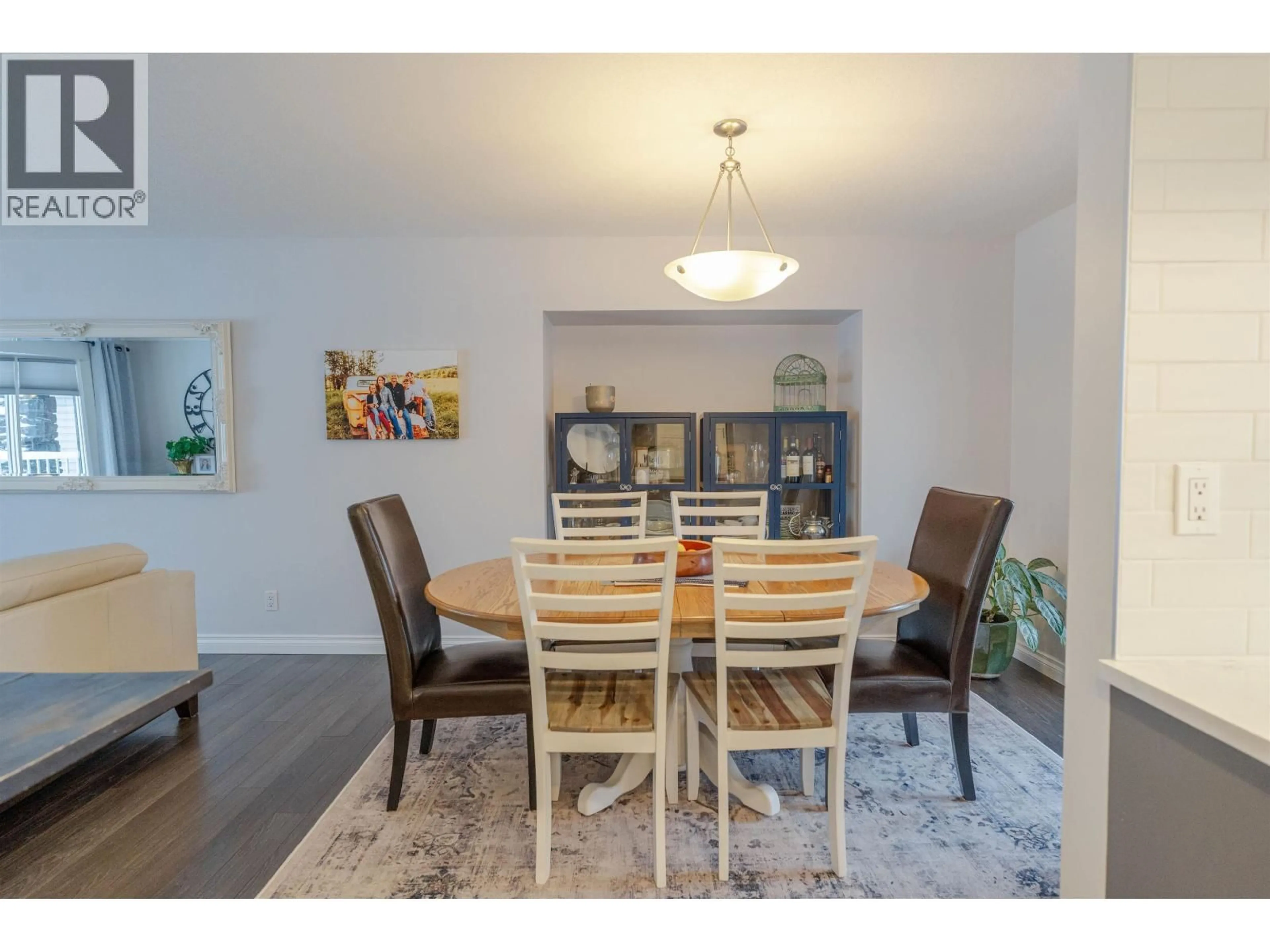 Dining room, wood/laminate floor for 10515 114 AVENUE, Fort St. John British Columbia V1J6H7