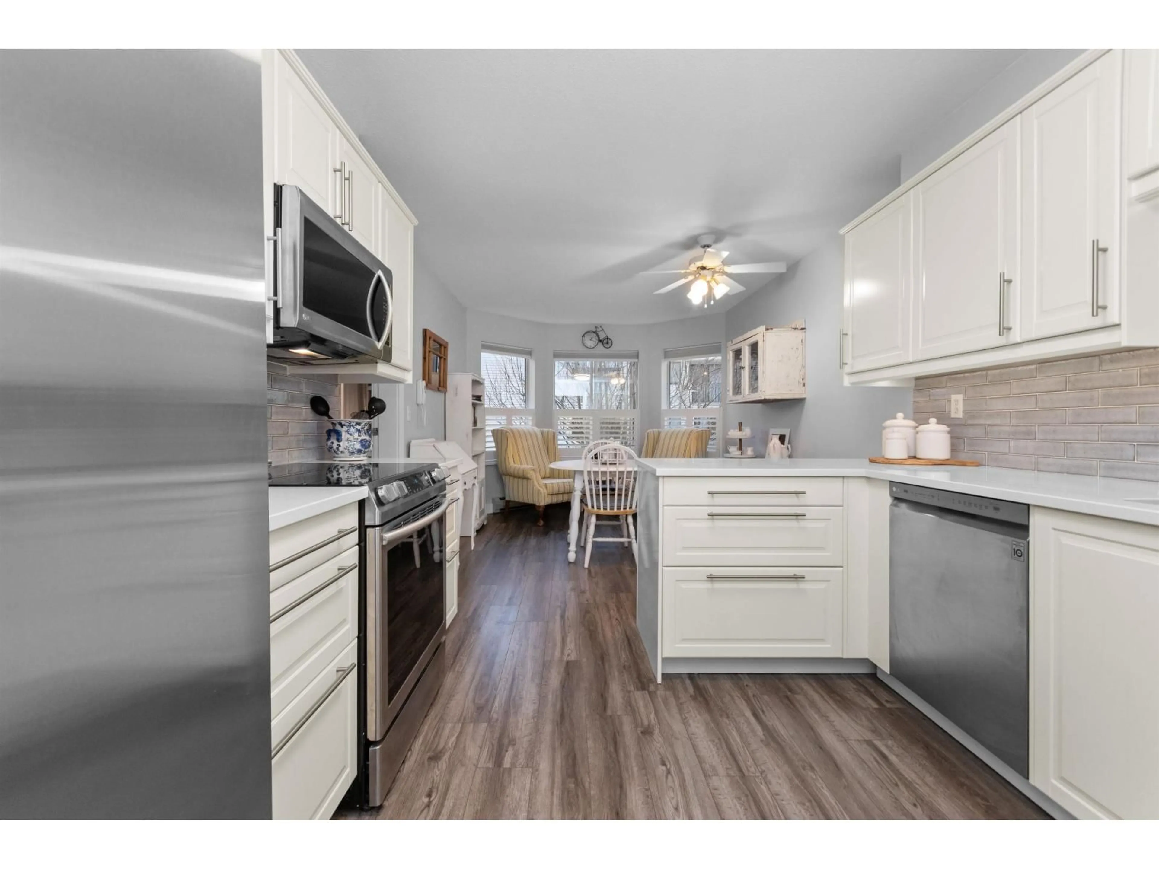 Open concept kitchen, unknown for 209 - 2491 GLADWIN ROAD, Abbotsford British Columbia V2T3N8