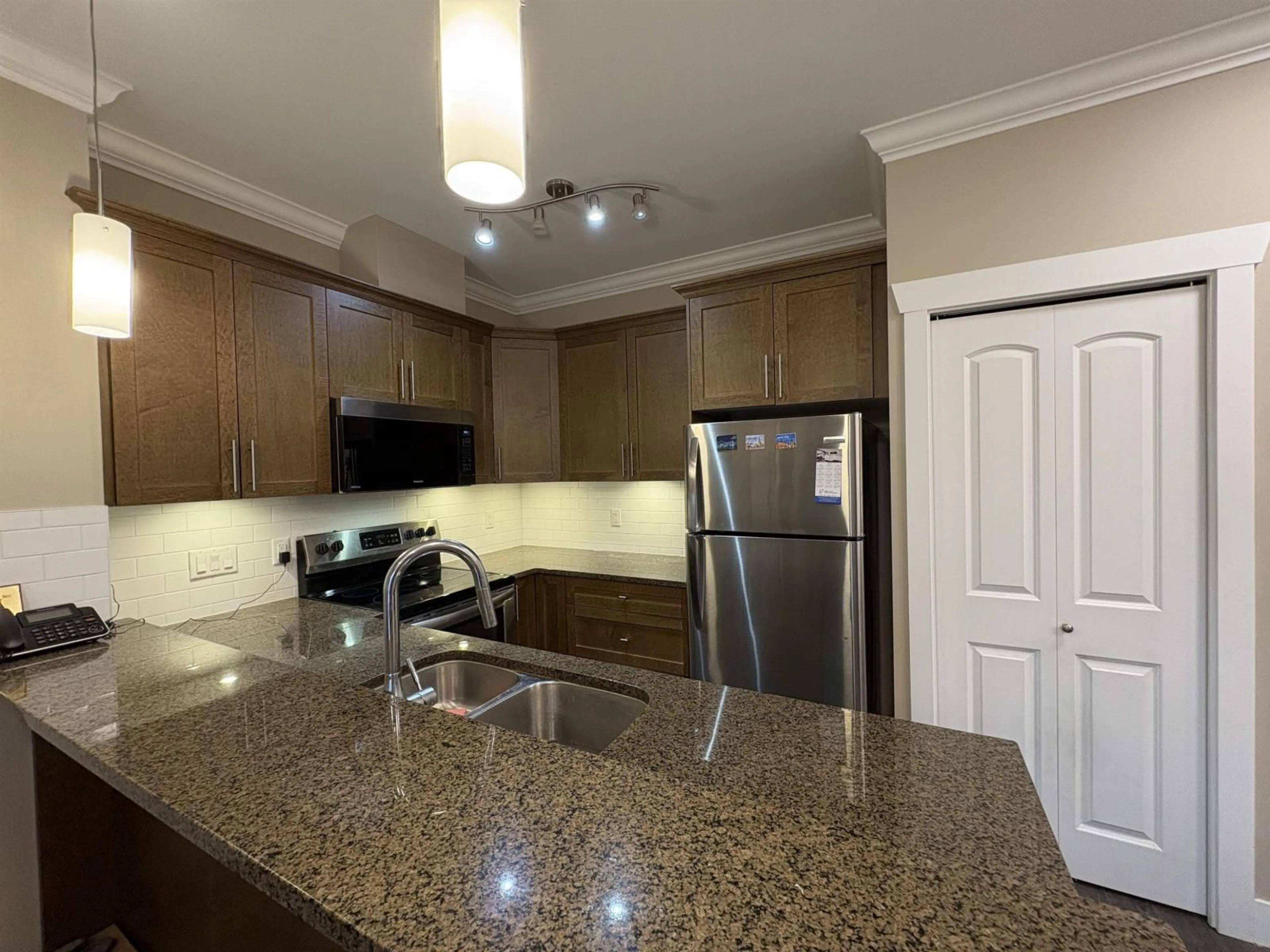 Standard kitchen, unknown for 409 - 8183 121A STREET, Surrey British Columbia V3W1S7
