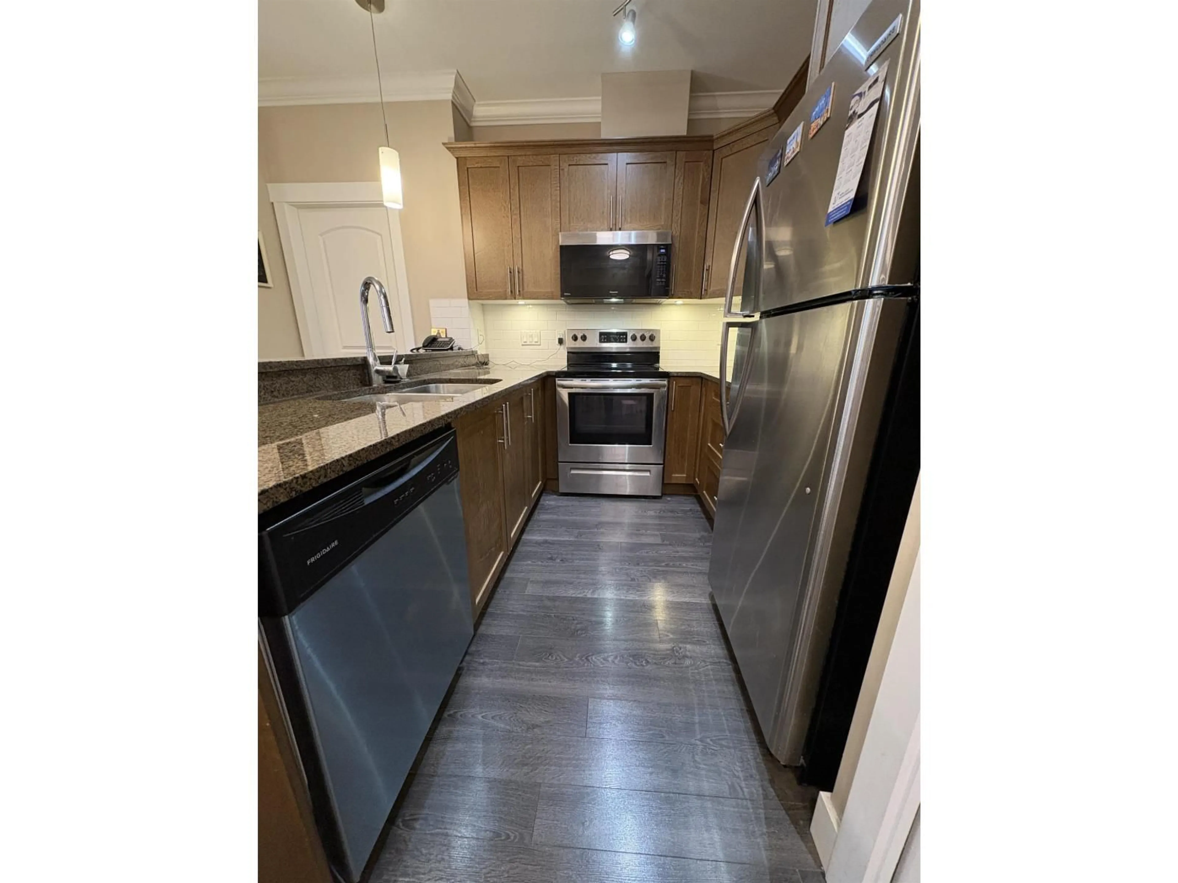 Standard kitchen, unknown for 409 - 8183 121A STREET, Surrey British Columbia V3W1S7